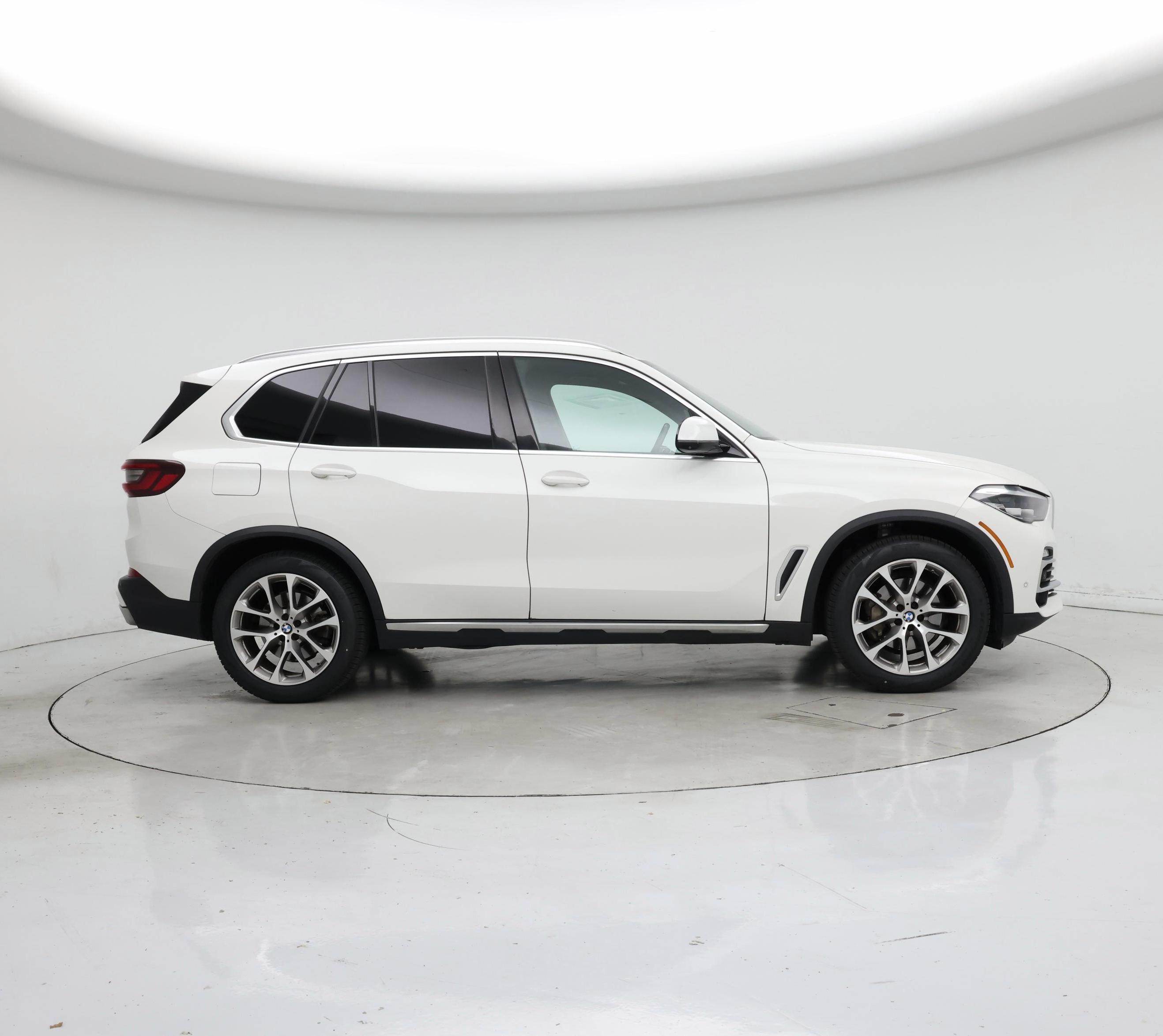 Thumbnail: 2021 BMW X5 - 7