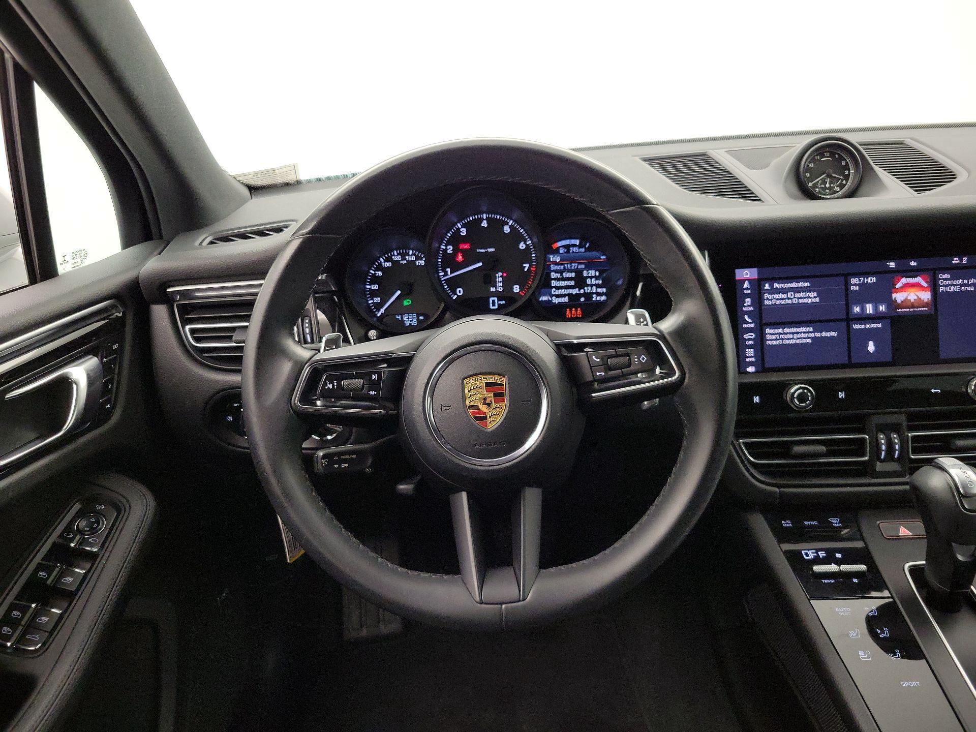 Thumbnail: 2022 Porsche Macan - 10