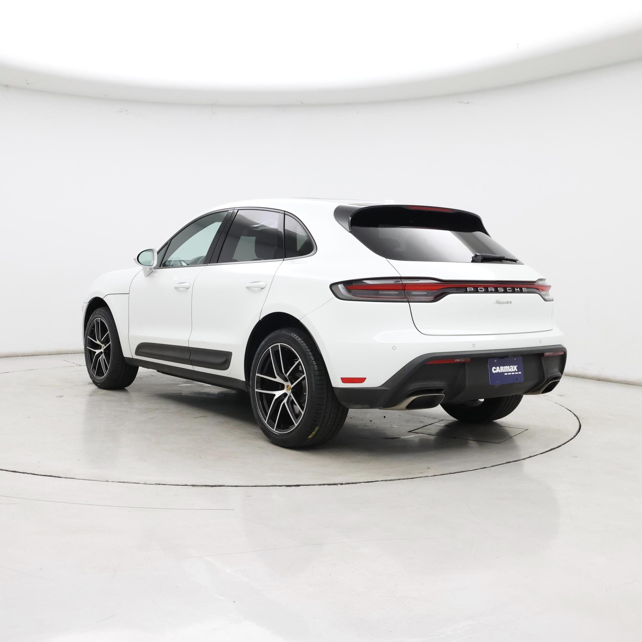 Thumbnail: 2022 Porsche Macan - 2