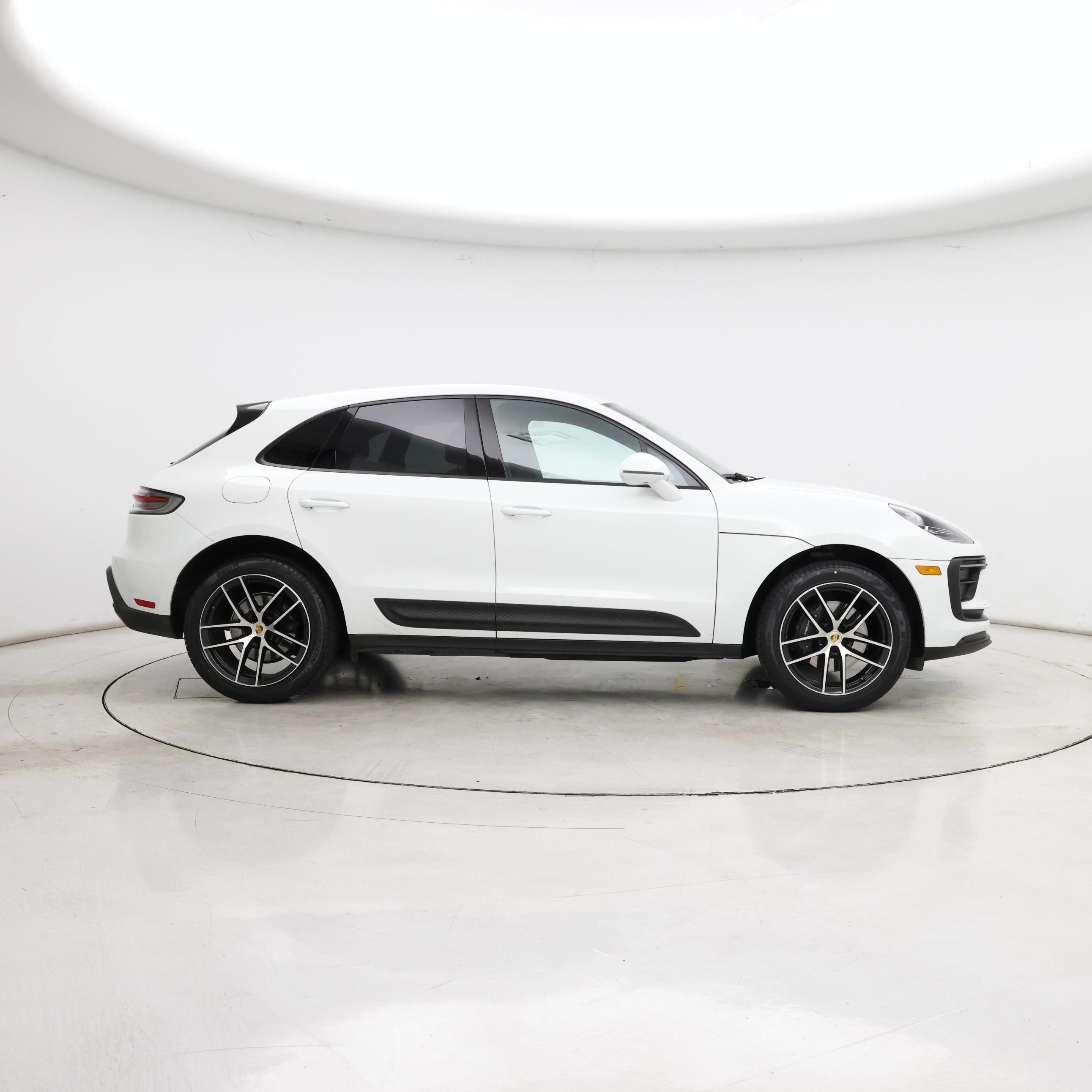 Thumbnail: 2022 Porsche Macan - 7