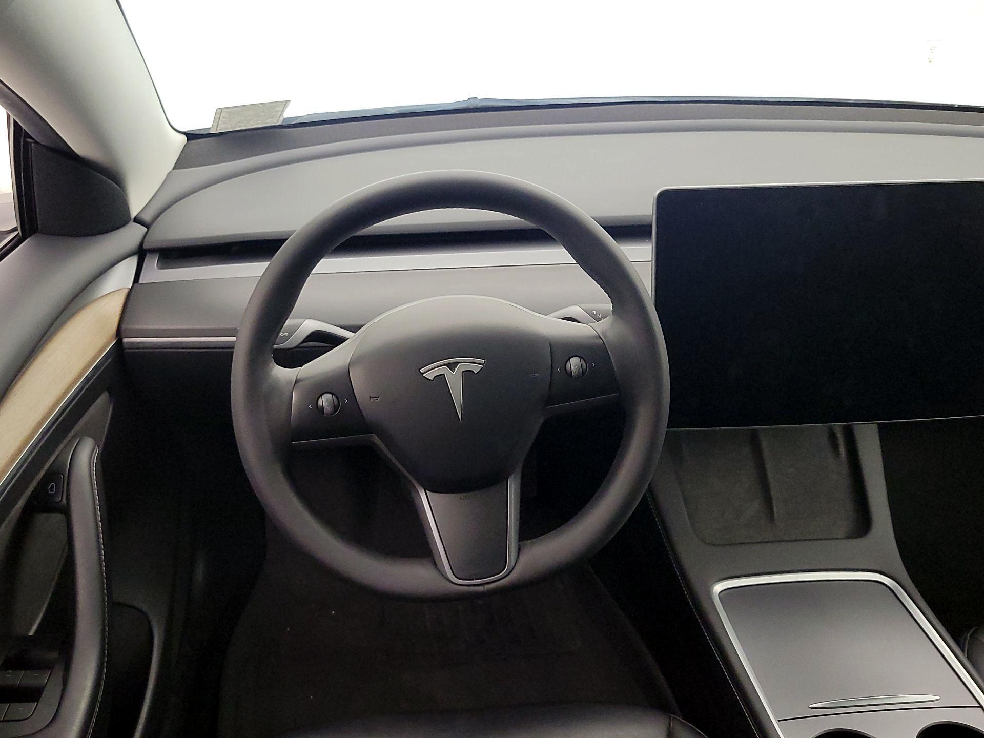 Thumbnail: 2023 Tesla Model 3 - 10