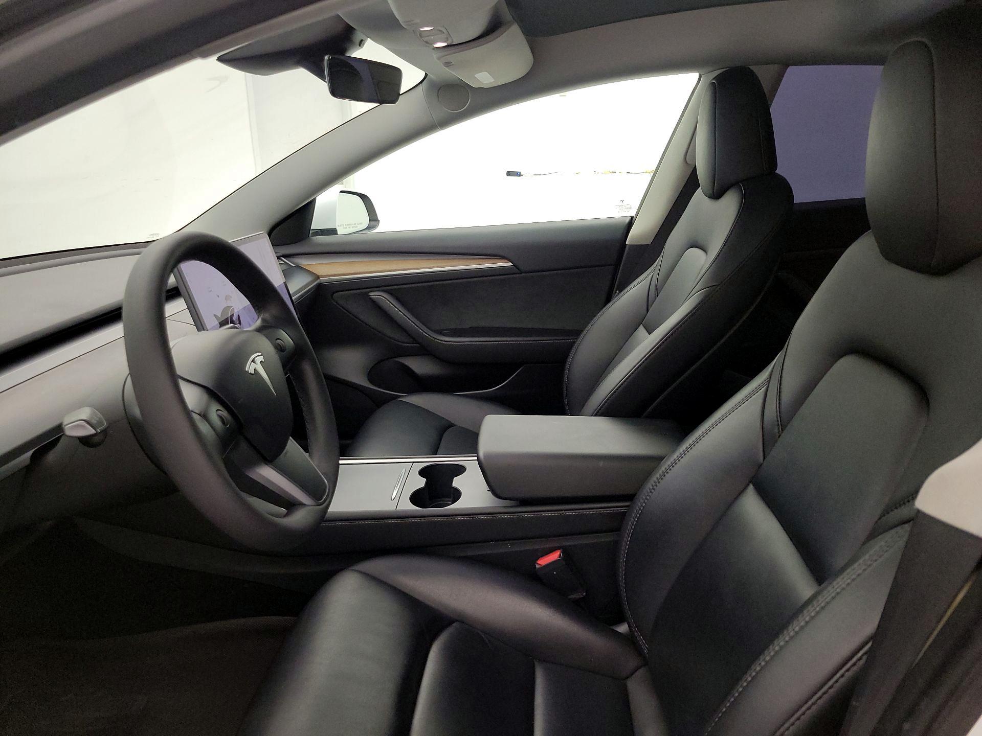 Thumbnail: 2023 Tesla Model 3 - 11