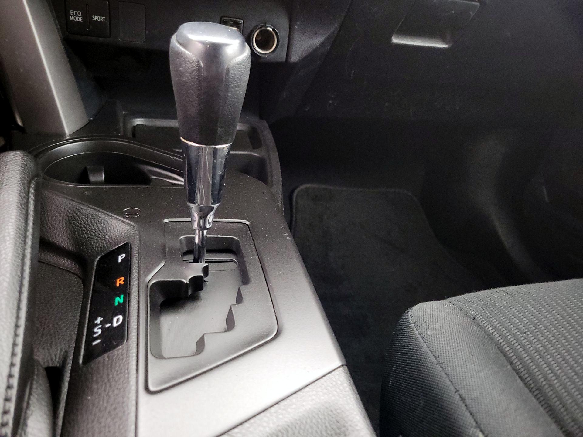 Thumbnail: 2017 Toyota RAV4 - 17