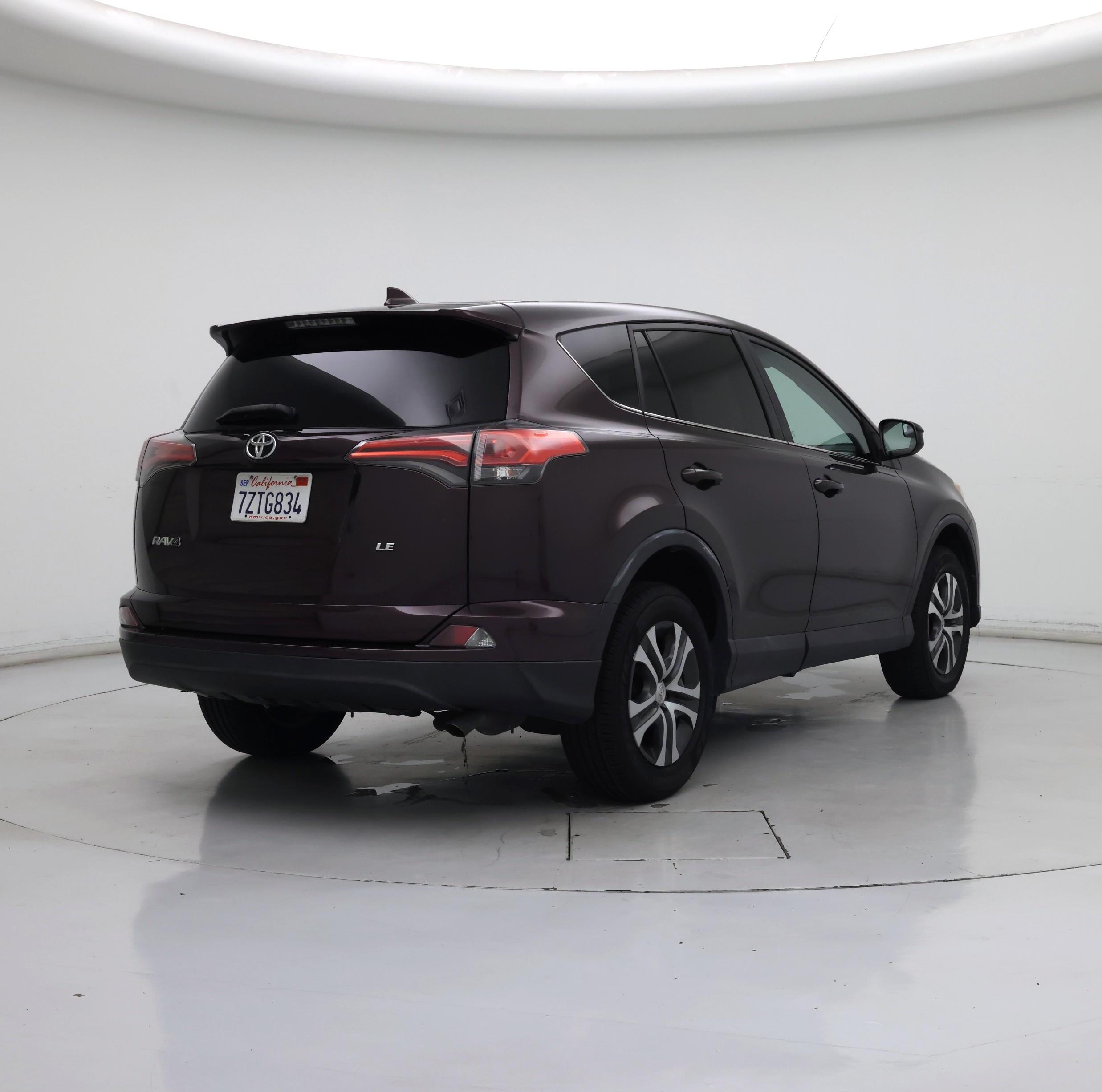 Thumbnail: 2017 Toyota RAV4 - 8