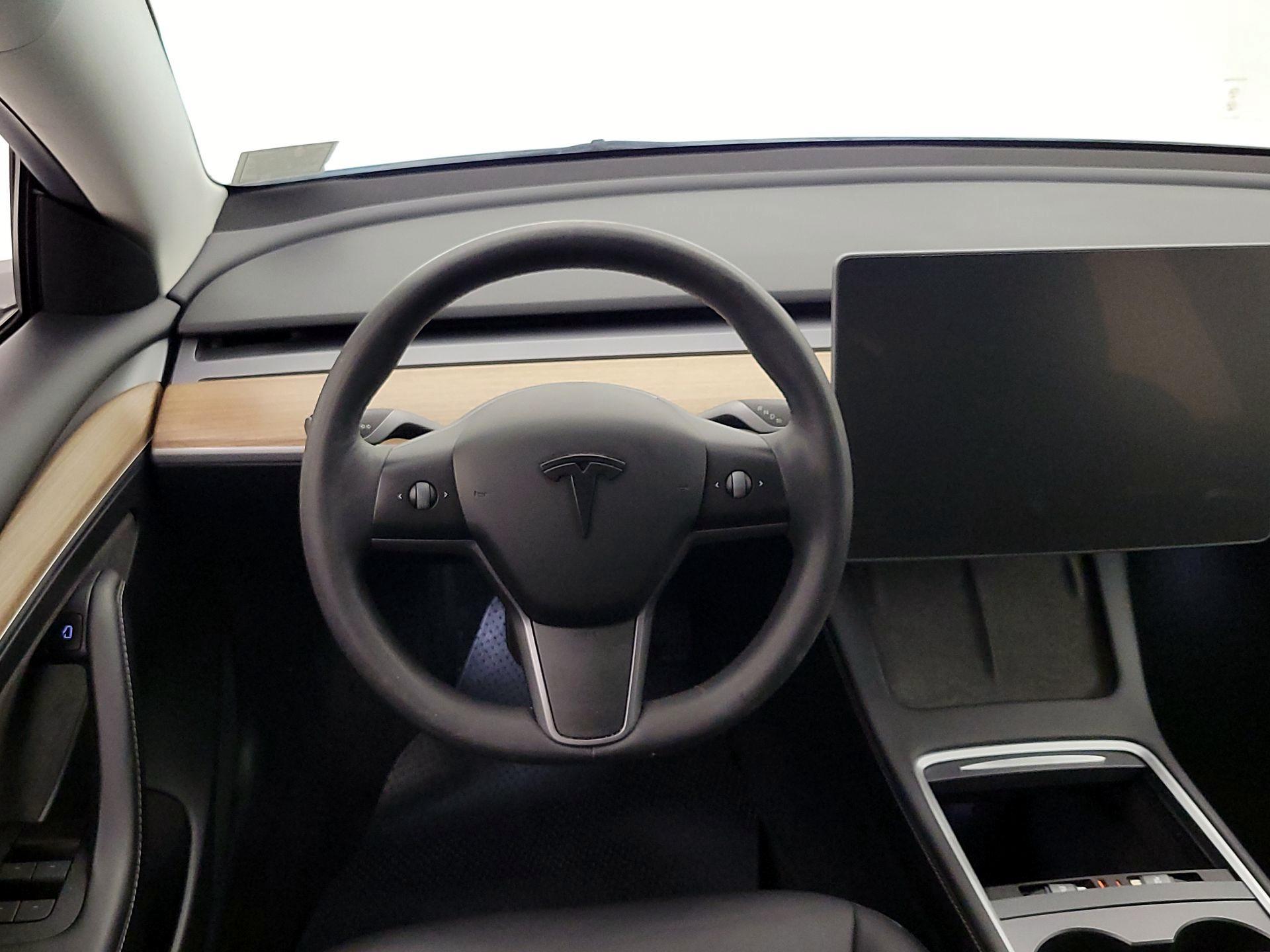 Thumbnail: 2022 Tesla Model 3 - 10