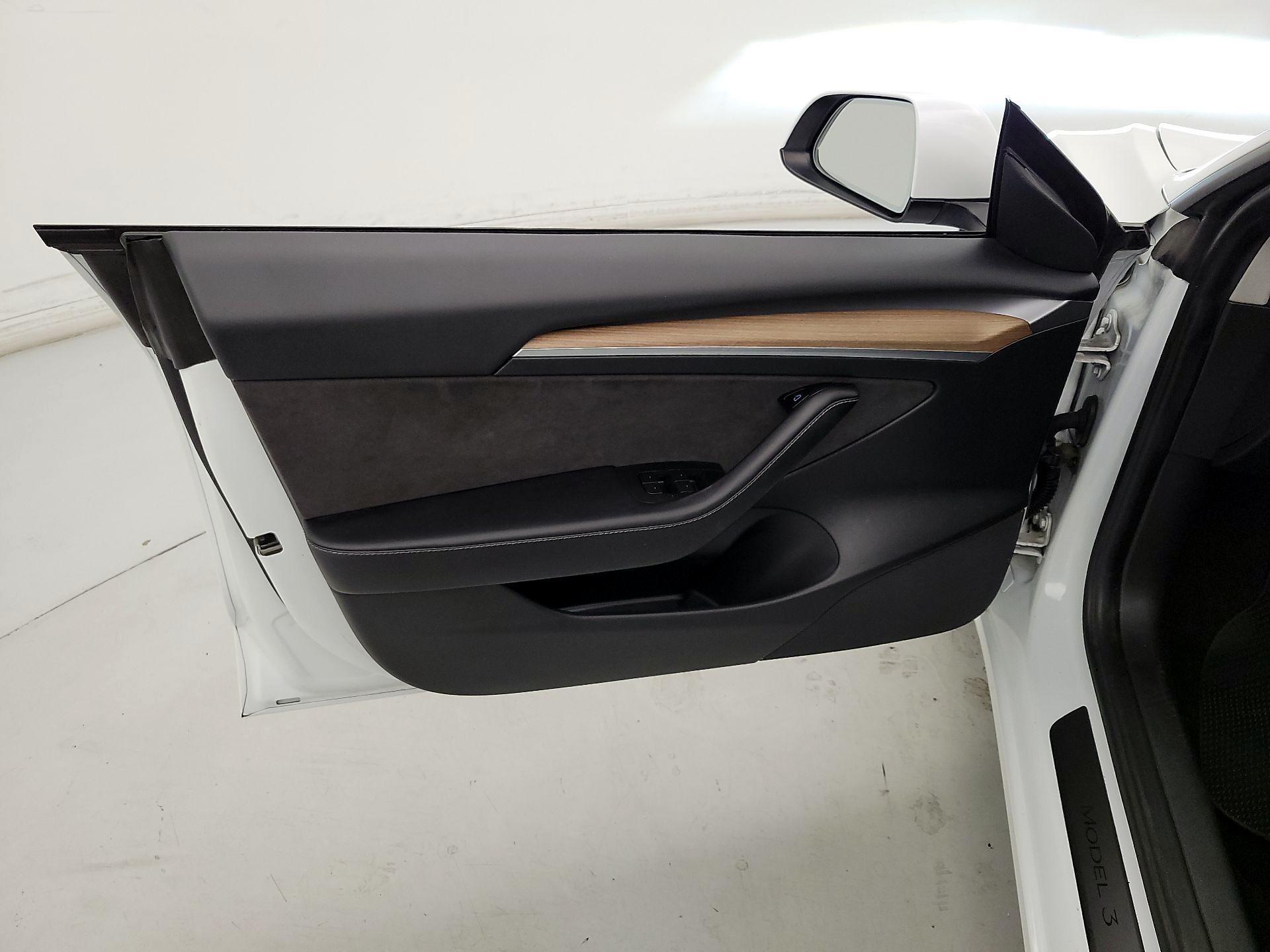 Thumbnail: 2022 Tesla Model 3 - 12