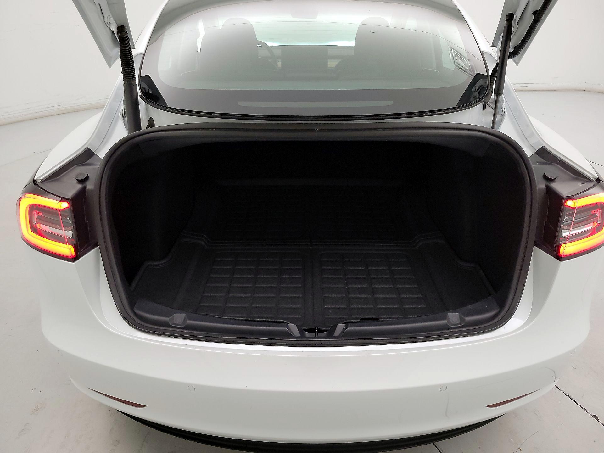 Thumbnail: 2022 Tesla Model 3 - 20