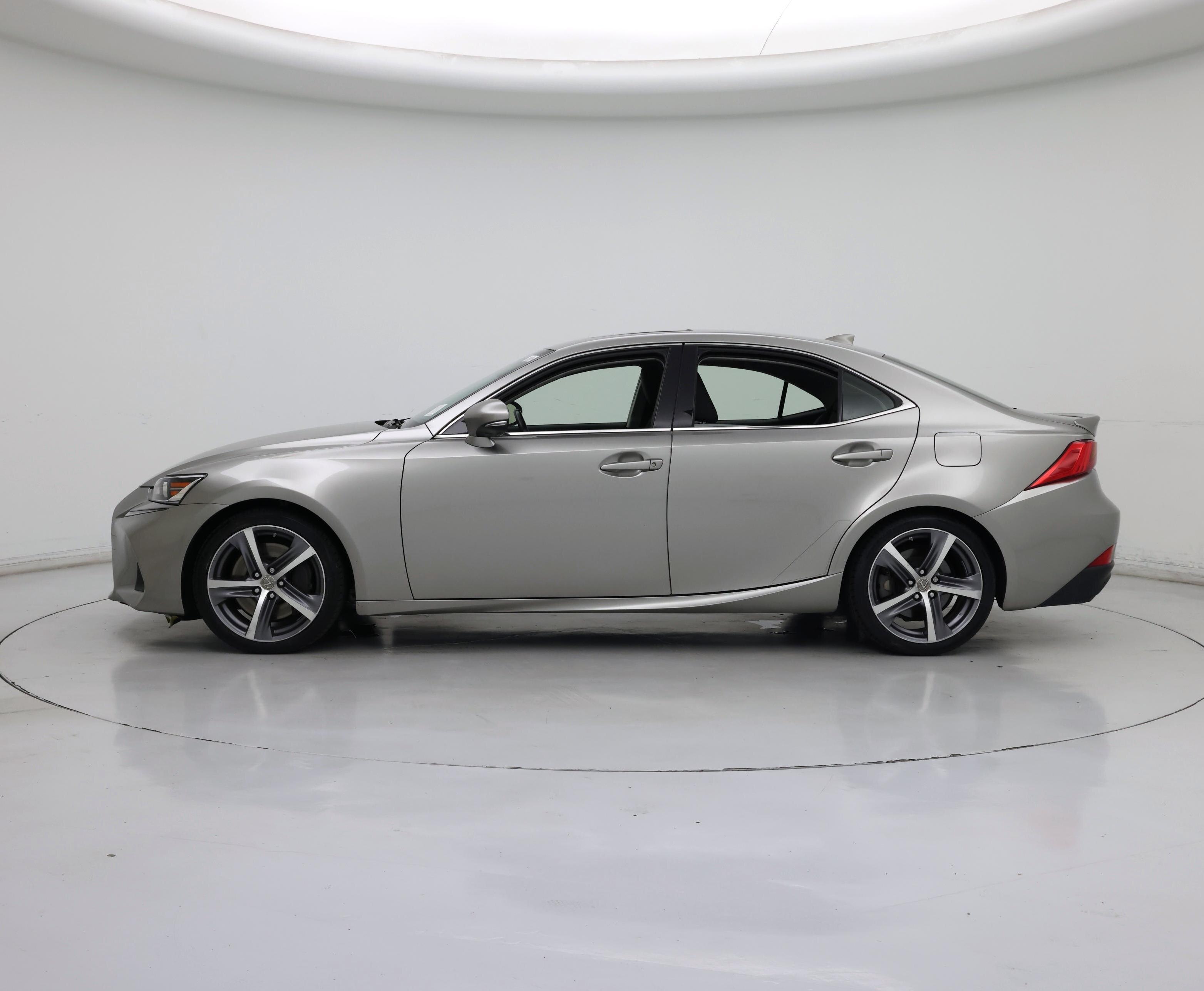 Thumbnail: 2018 Lexus IS - 3
