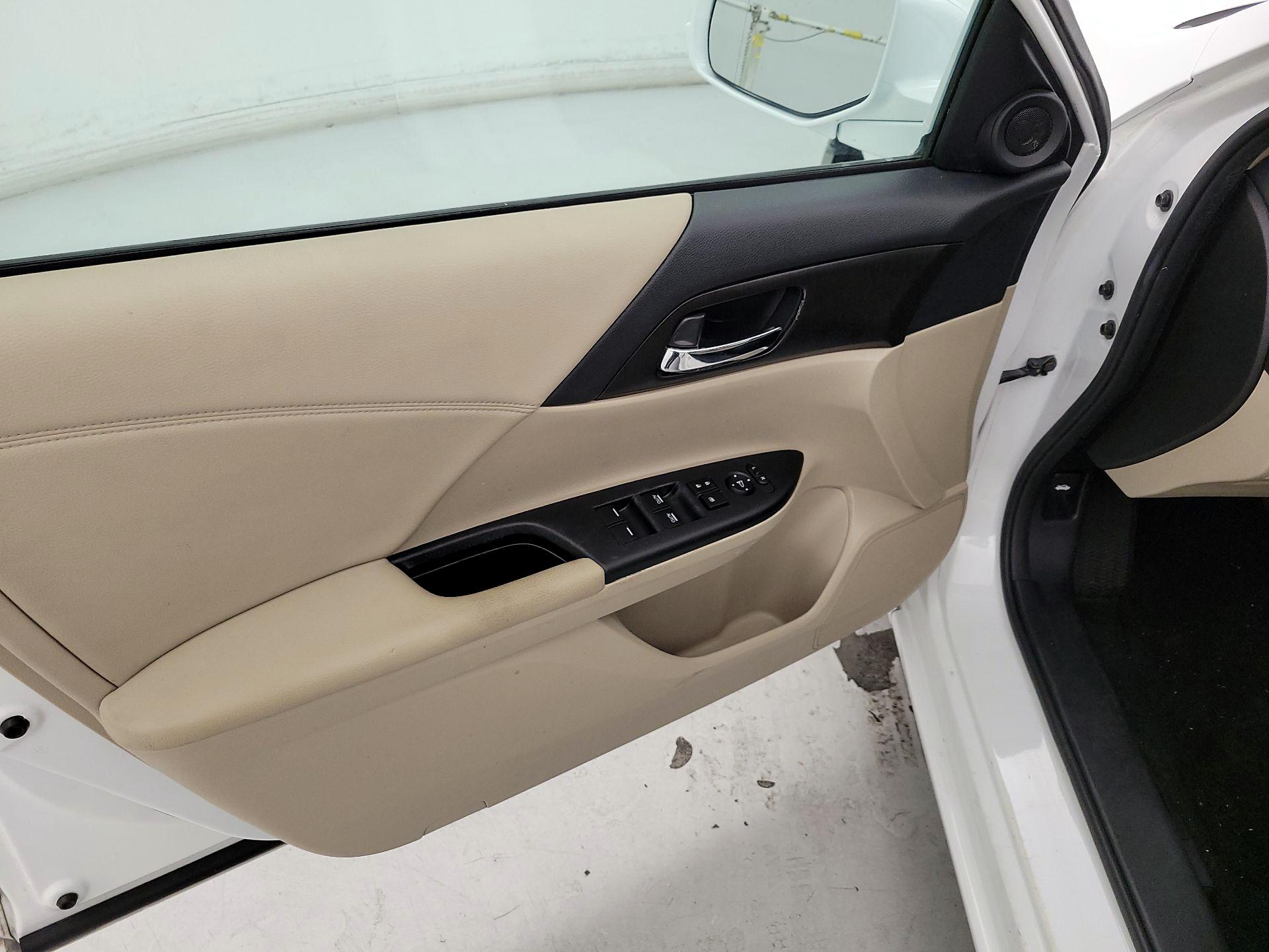 Thumbnail: 2015 Honda Accord - 12
