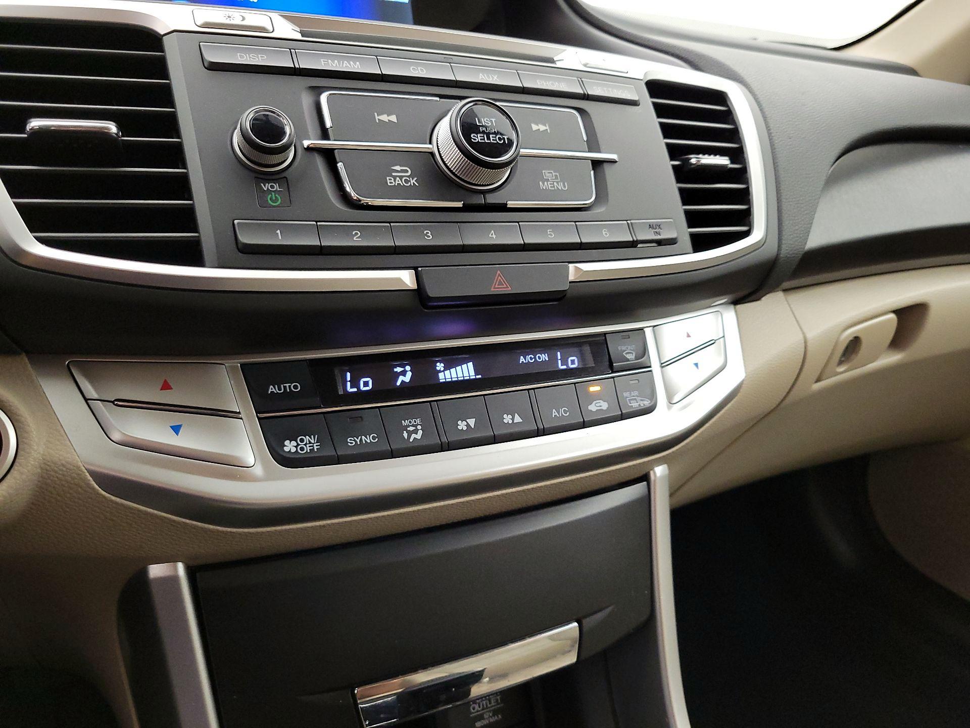Thumbnail: 2015 Honda Accord - 16