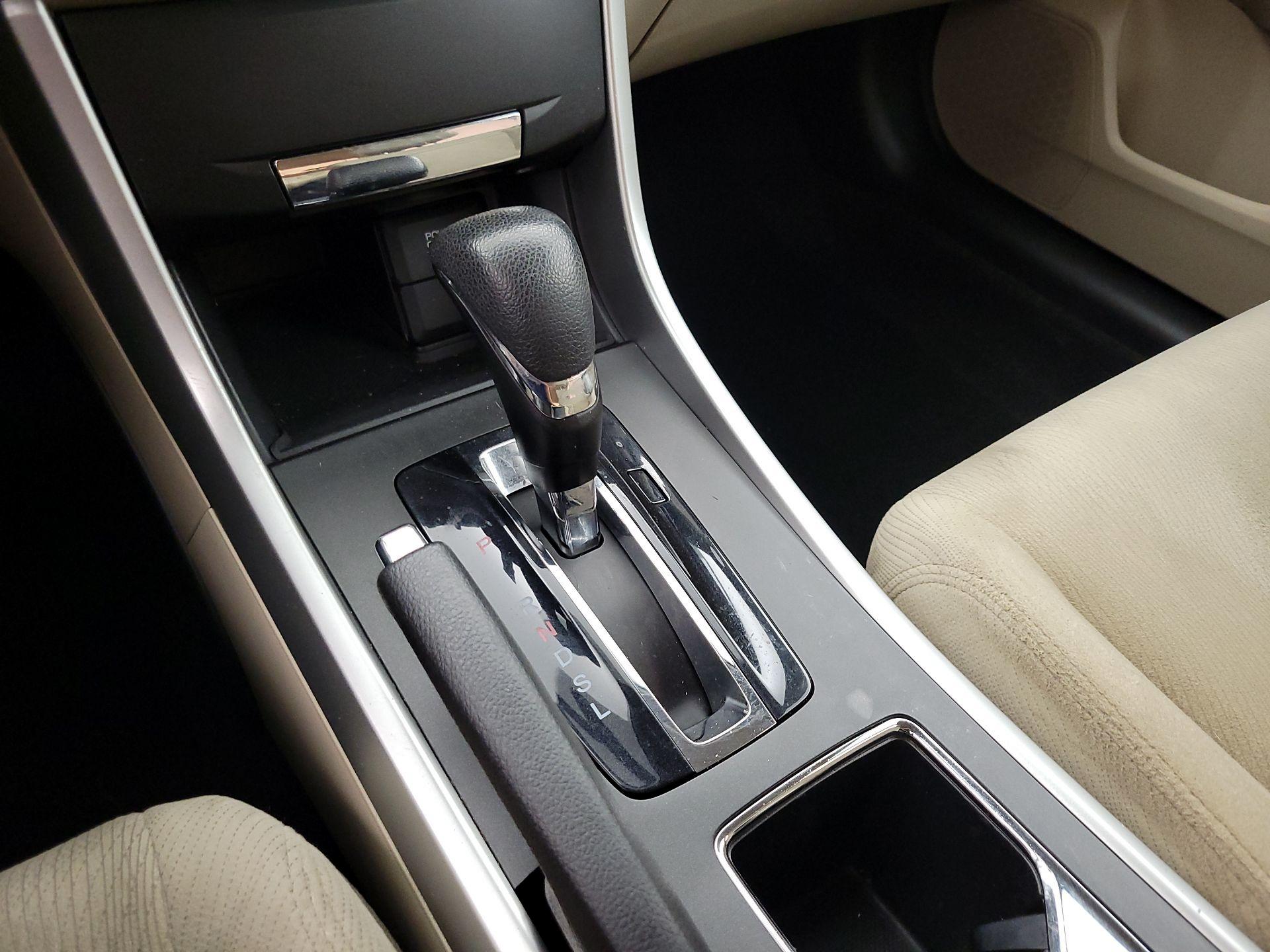 Thumbnail: 2015 Honda Accord - 17