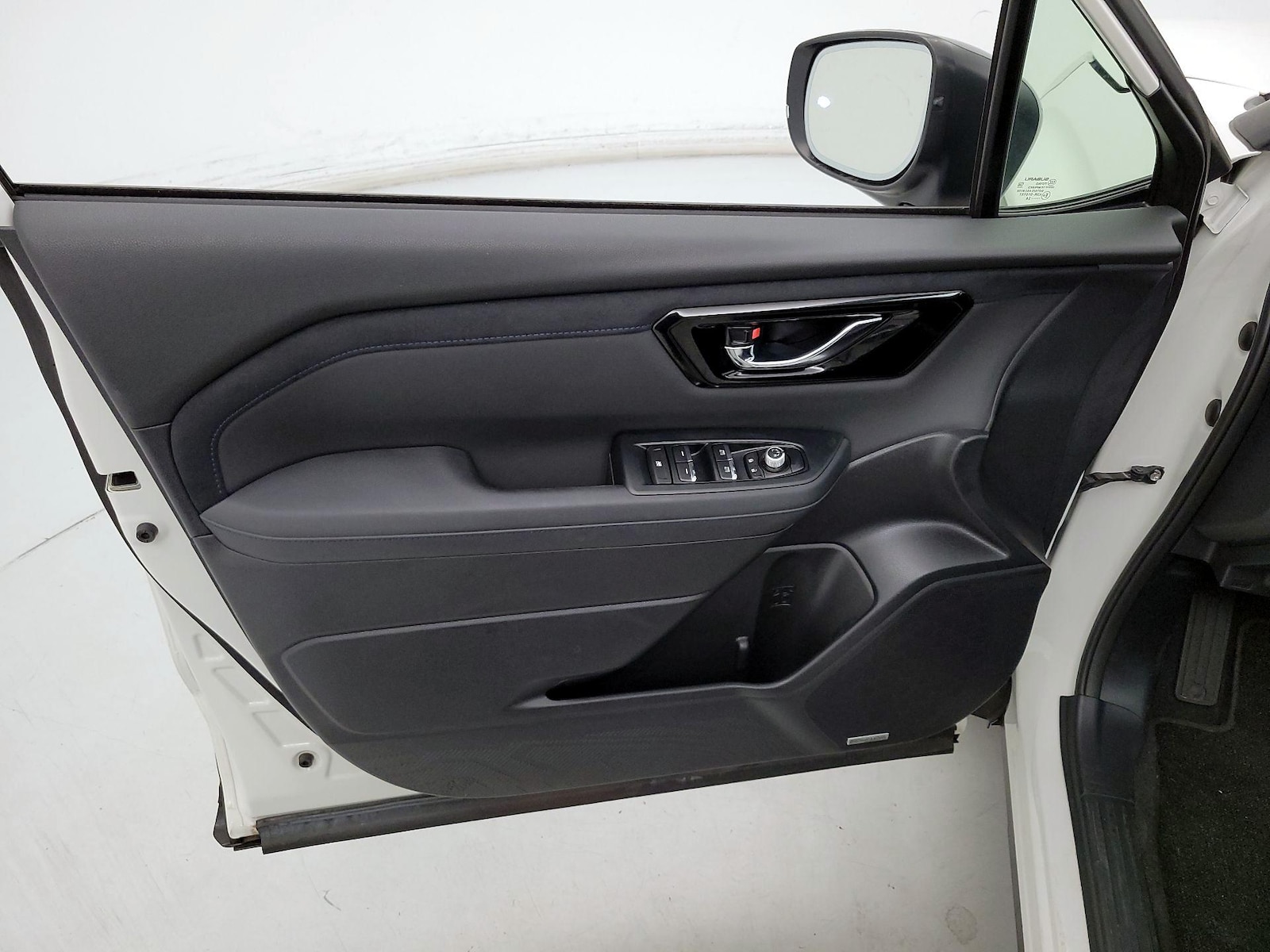 2025 Subaru Forester Limited - Photo 13