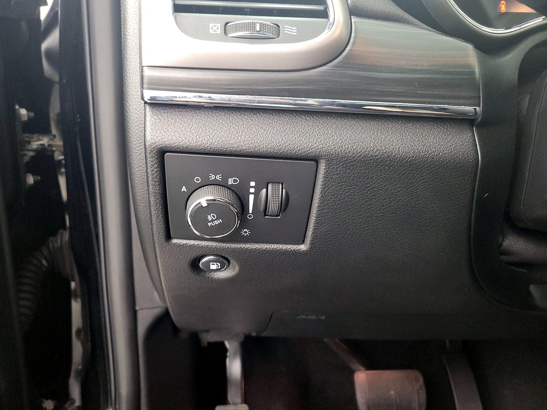 Thumbnail: 2019 Jeep Grand Cherokee - 13