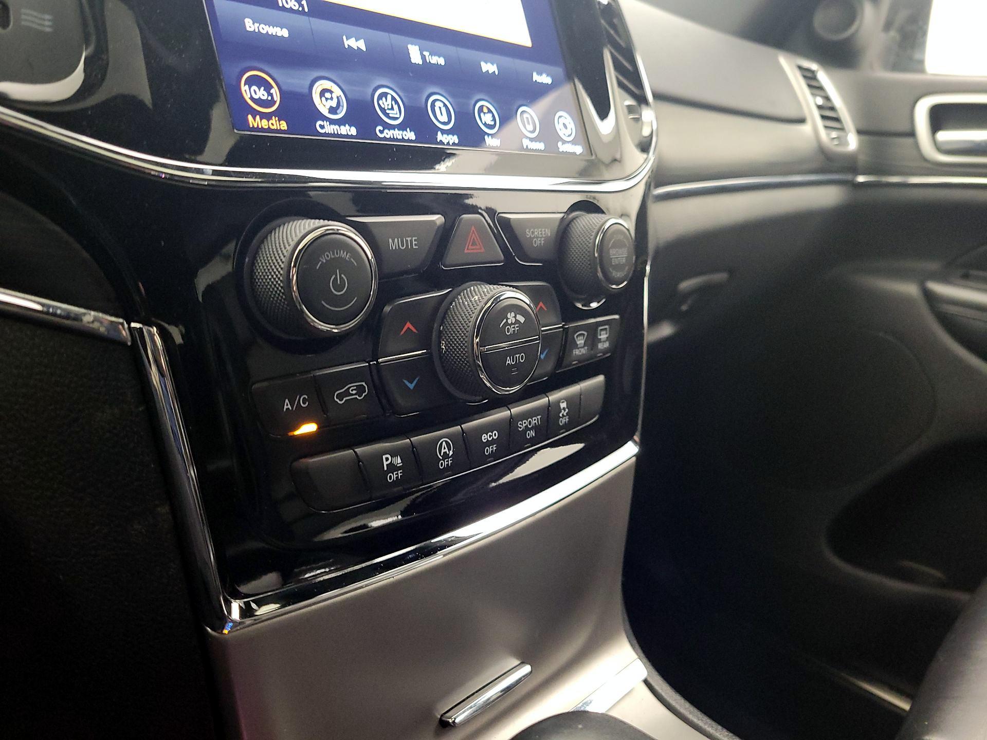 Thumbnail: 2019 Jeep Grand Cherokee - 17