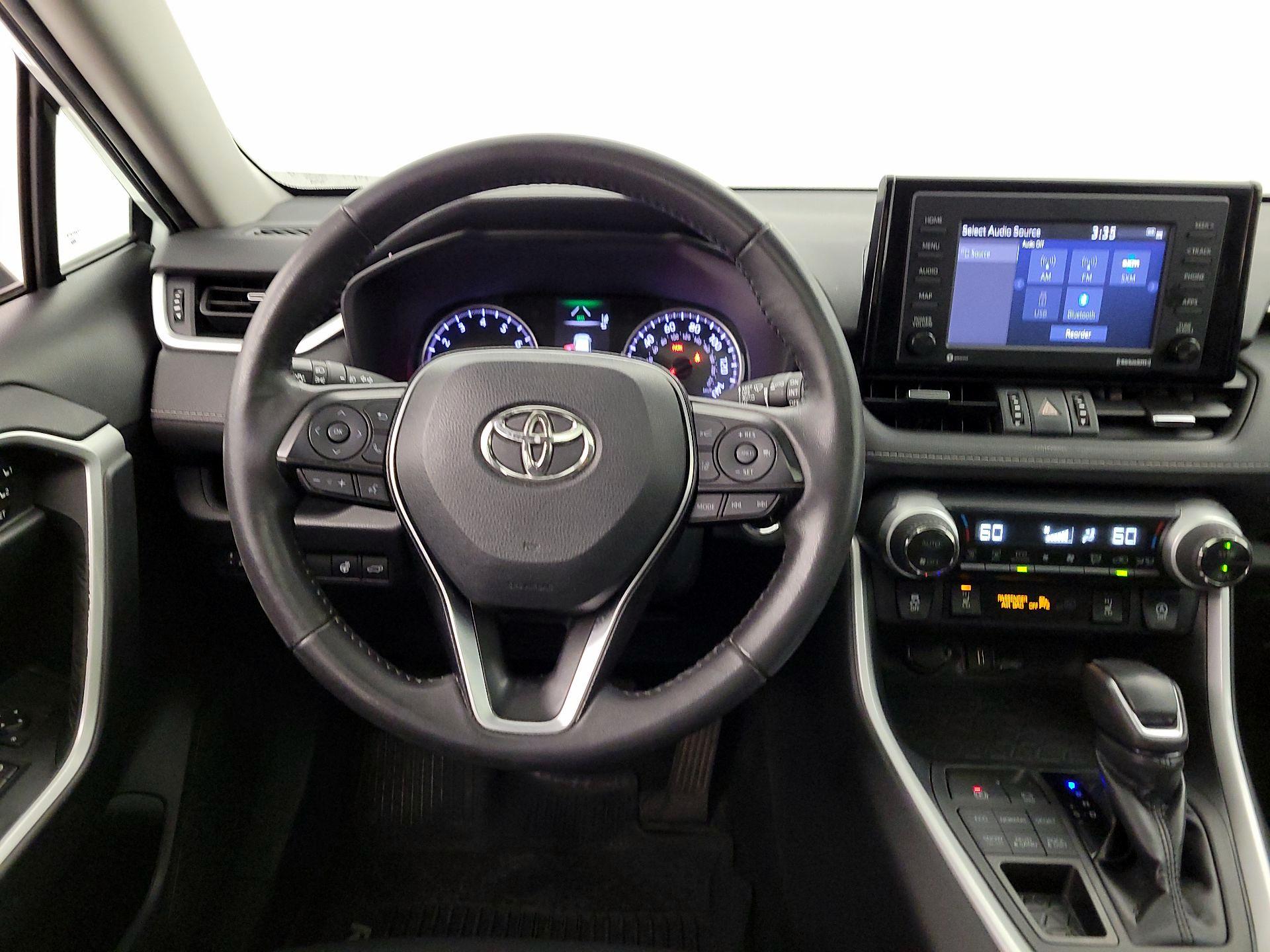 Thumbnail: 2020 Toyota RAV4 - 10