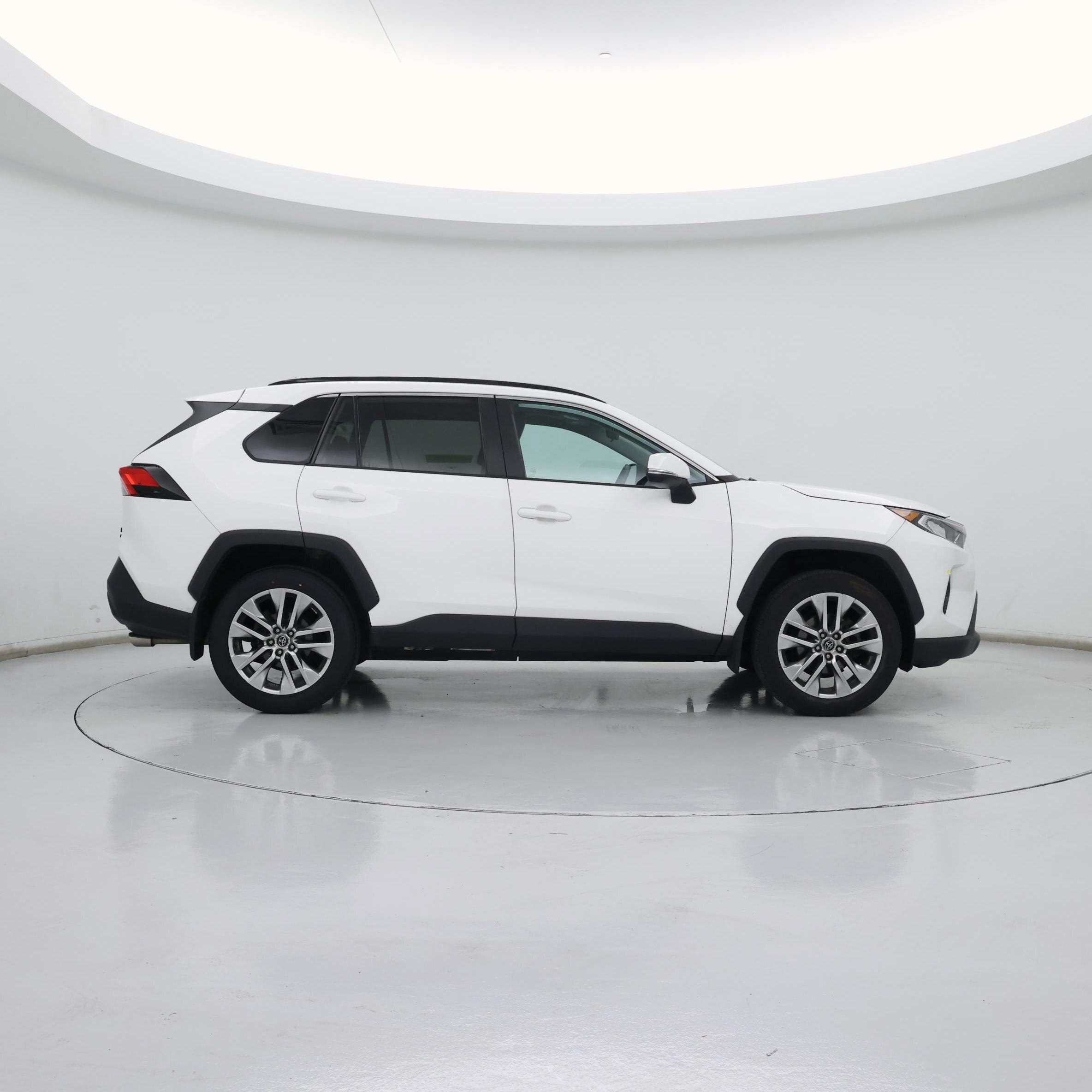 Thumbnail: 2020 Toyota RAV4 - 7
