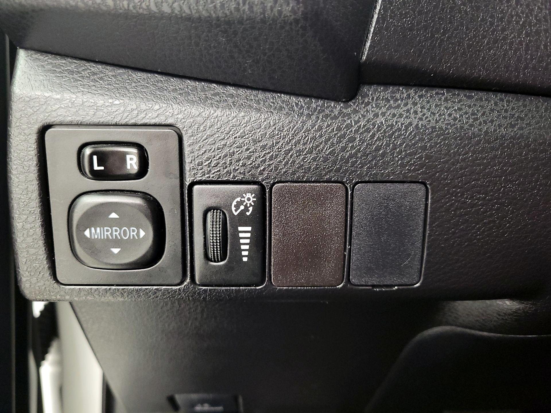Thumbnail: 2015 Toyota Corolla - 13