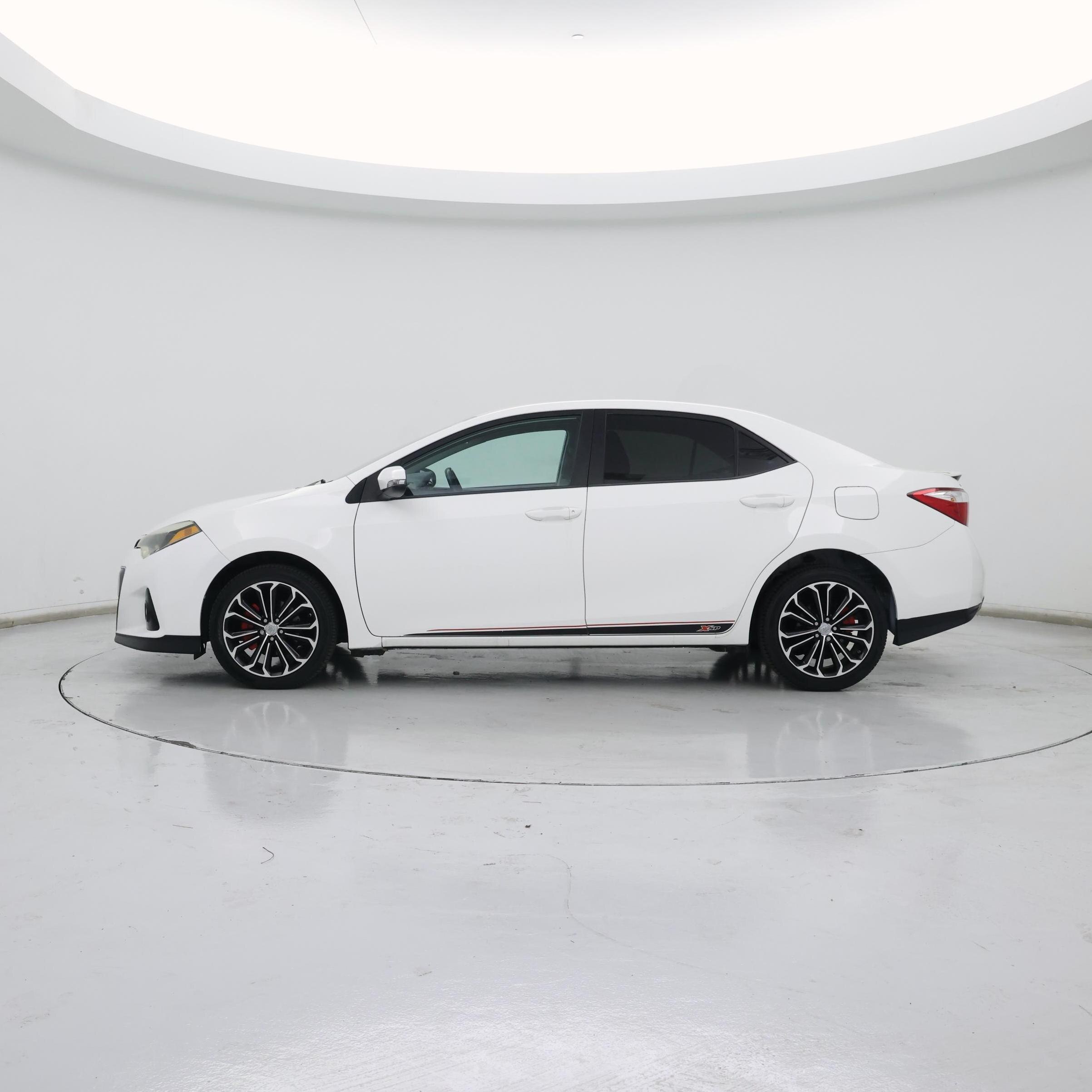 Thumbnail: 2015 Toyota Corolla - 3