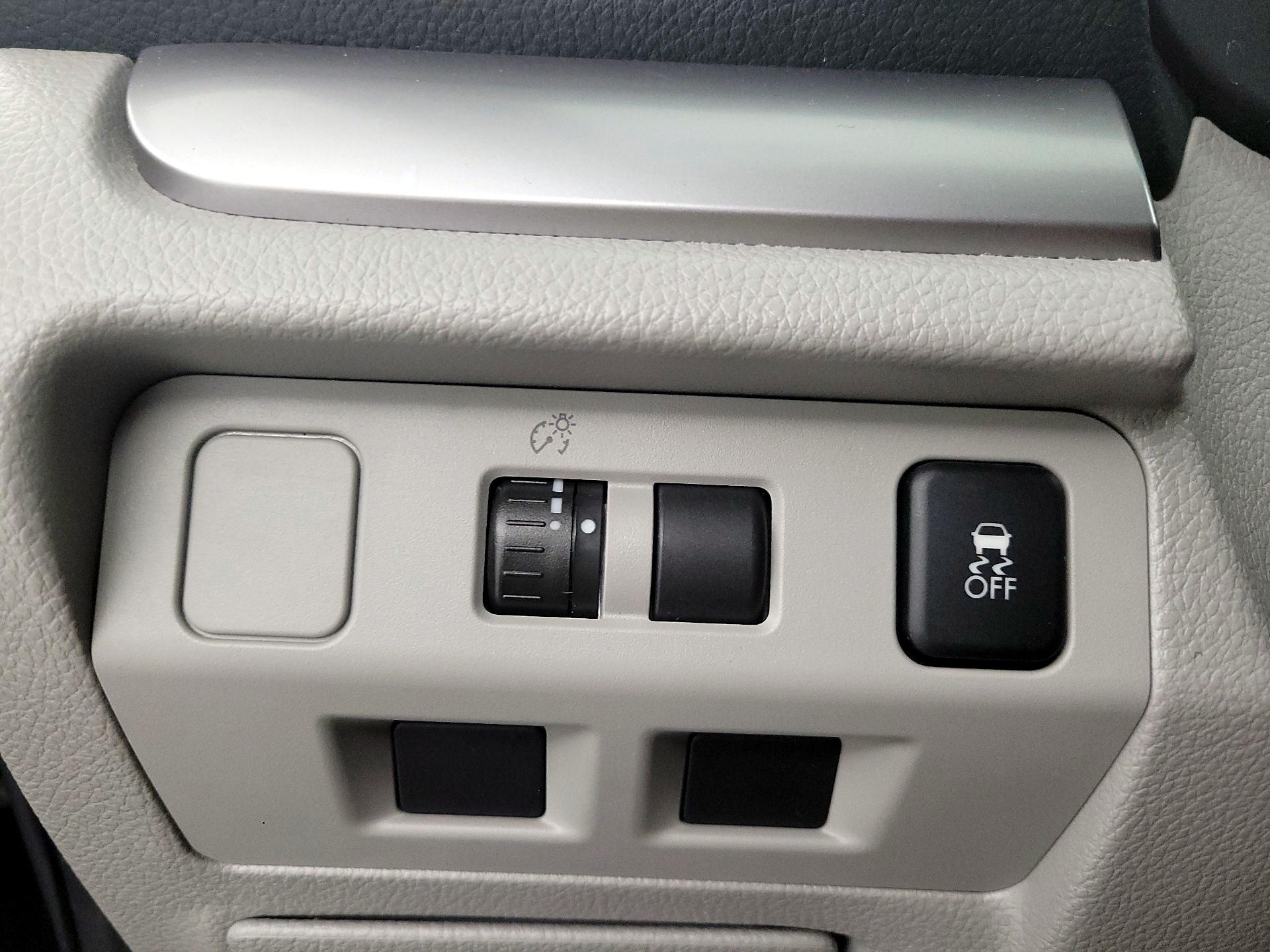 Thumbnail: 2015 Subaru Forester - 13