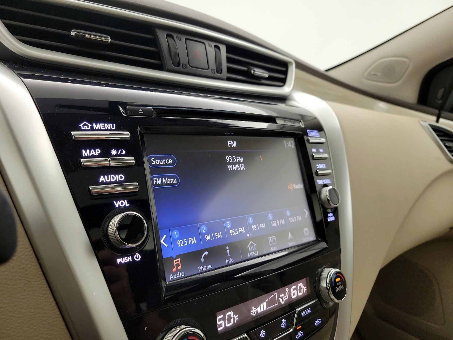 Thumbnail: 2016 Nissan Murano - 16