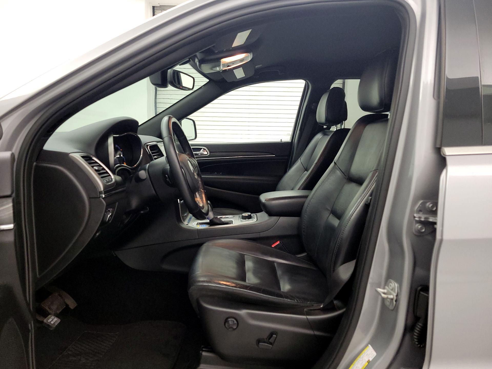 Thumbnail: 2019 Jeep Grand Cherokee - 11