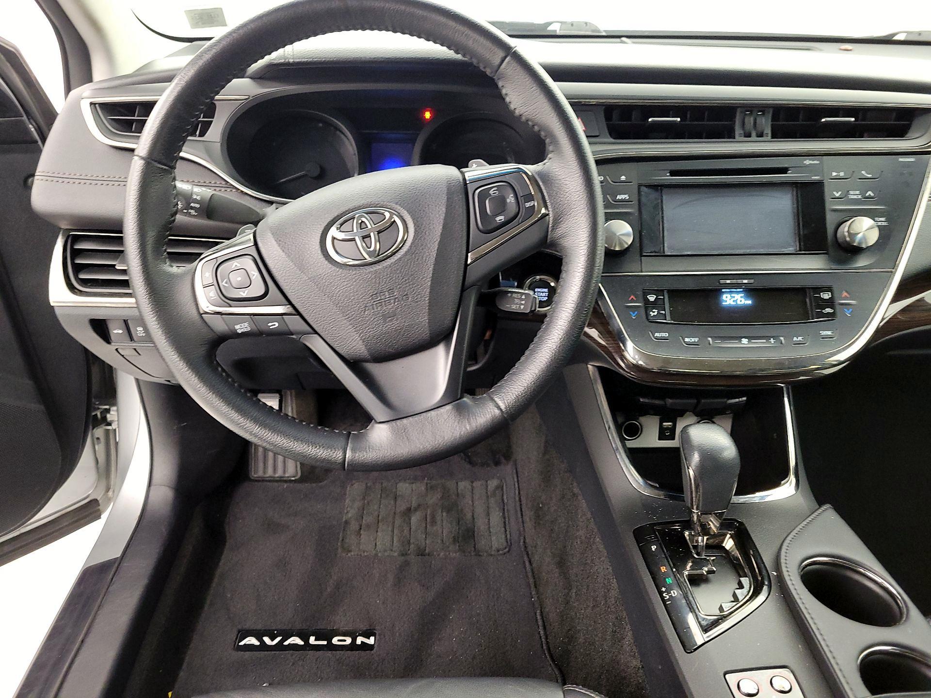 Thumbnail: 2015 Toyota Avalon - 10