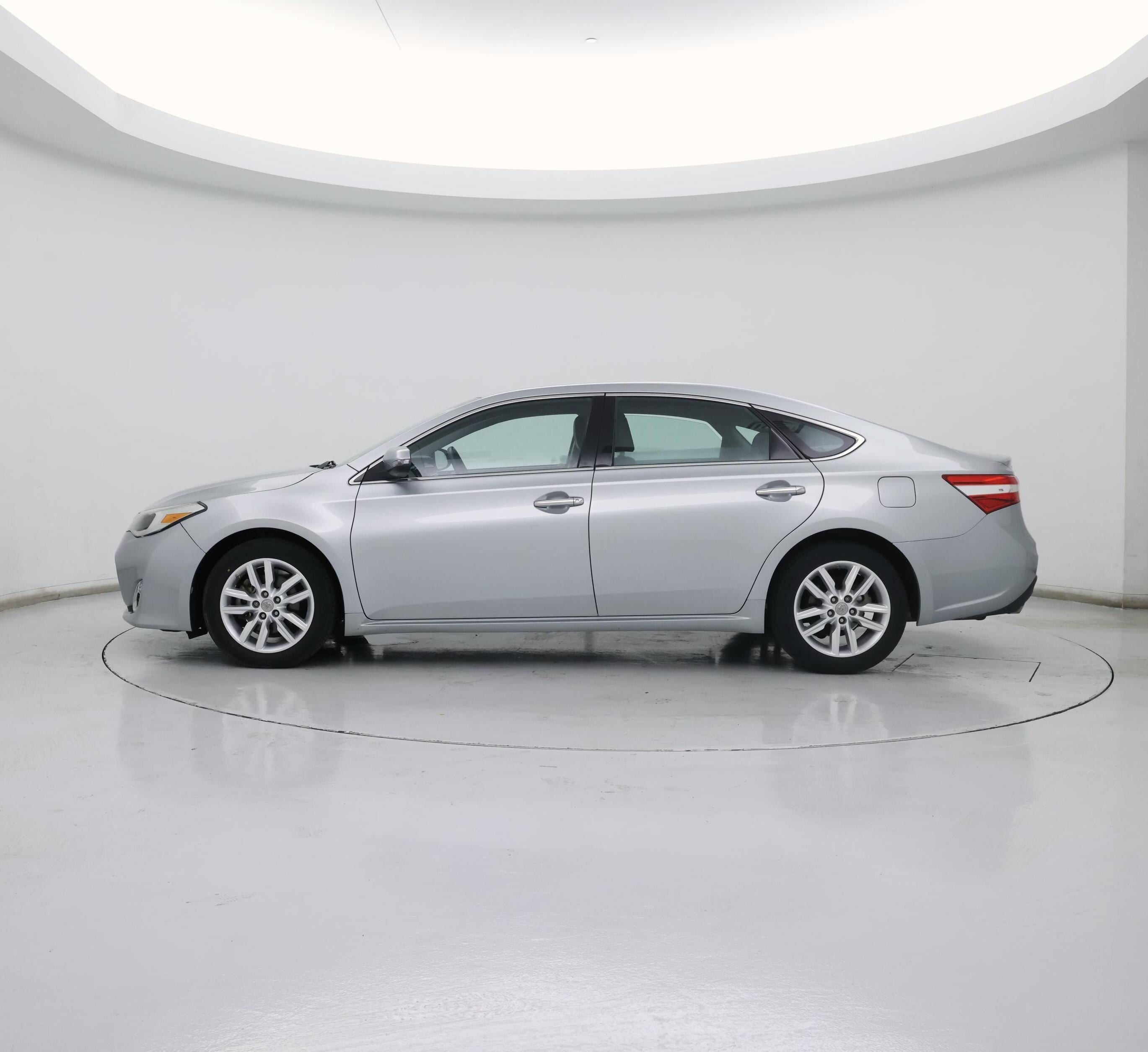 Thumbnail: 2015 Toyota Avalon - 3