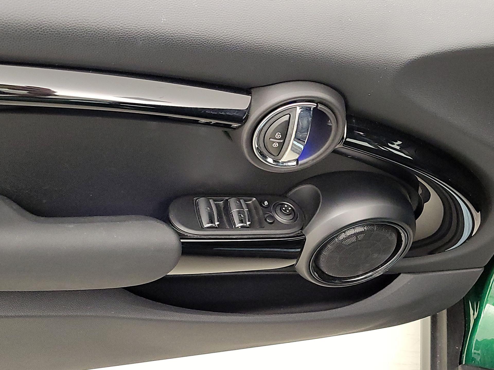 Thumbnail: 2020 MINI Cooper - 12