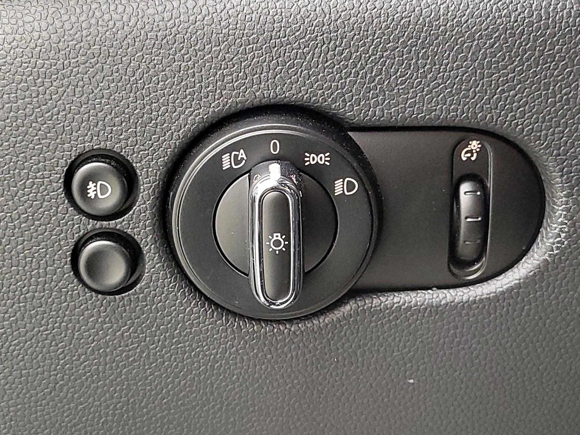 Thumbnail: 2020 MINI Cooper - 13