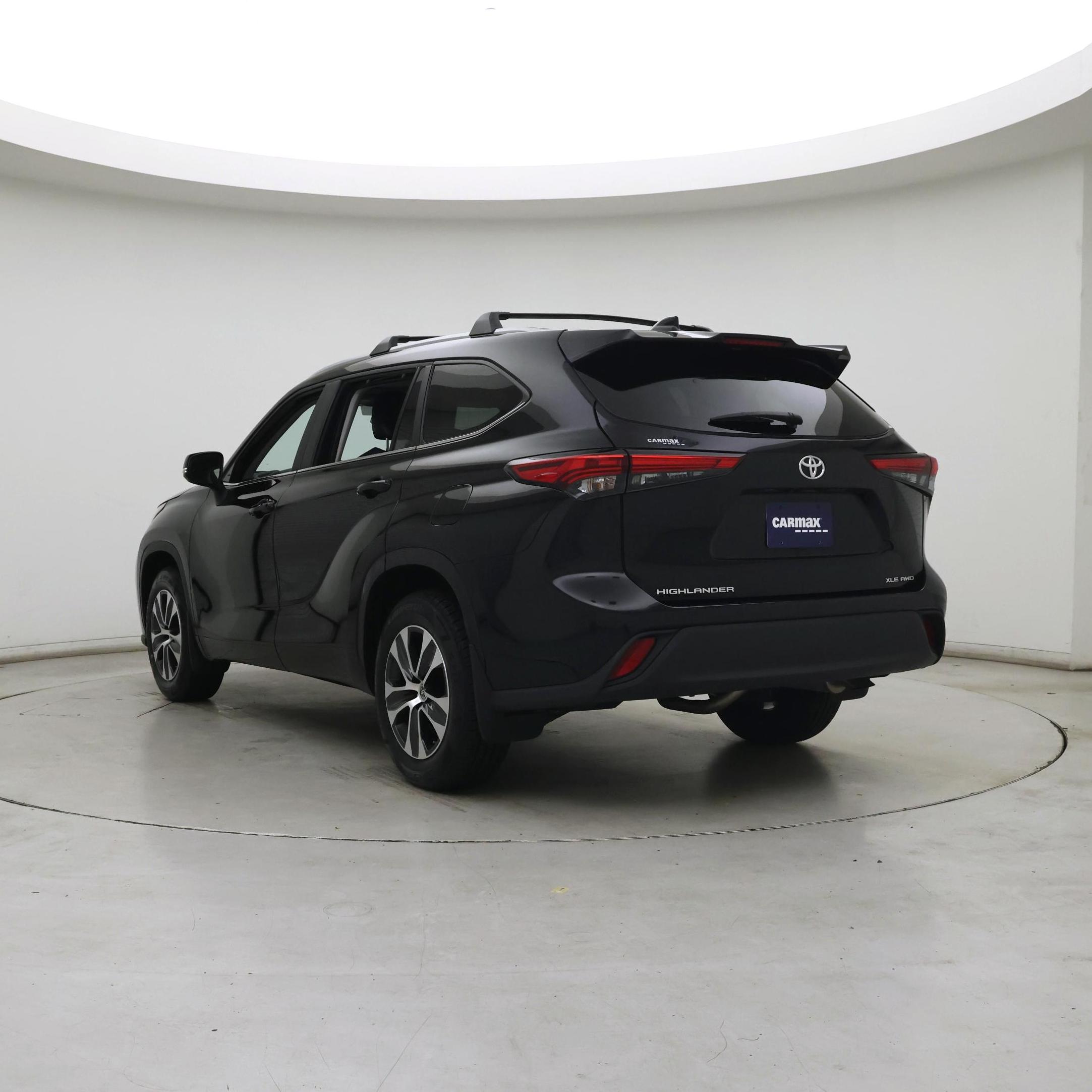 Thumbnail: 2023 Toyota Highlander - 2