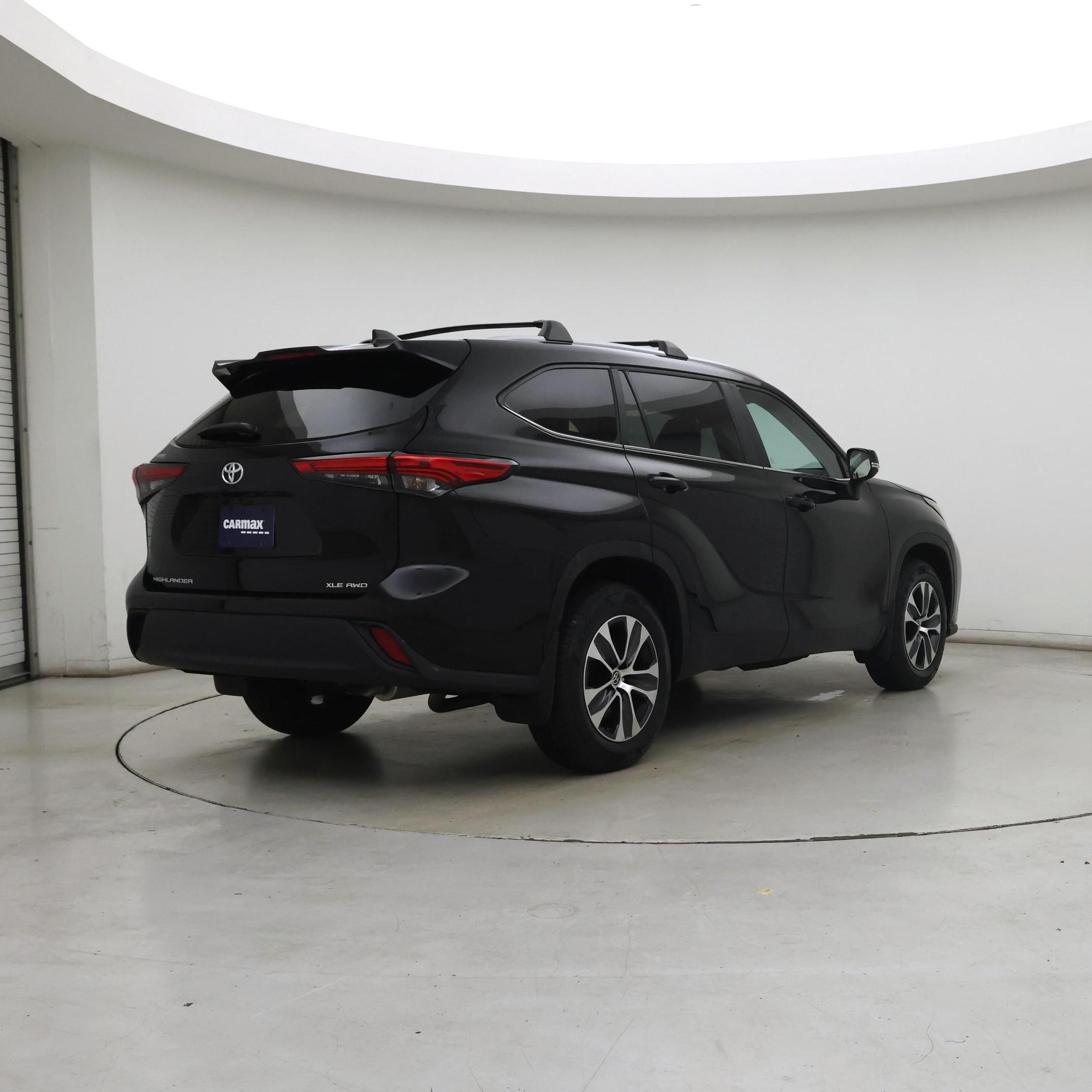 Thumbnail: 2023 Toyota Highlander - 8