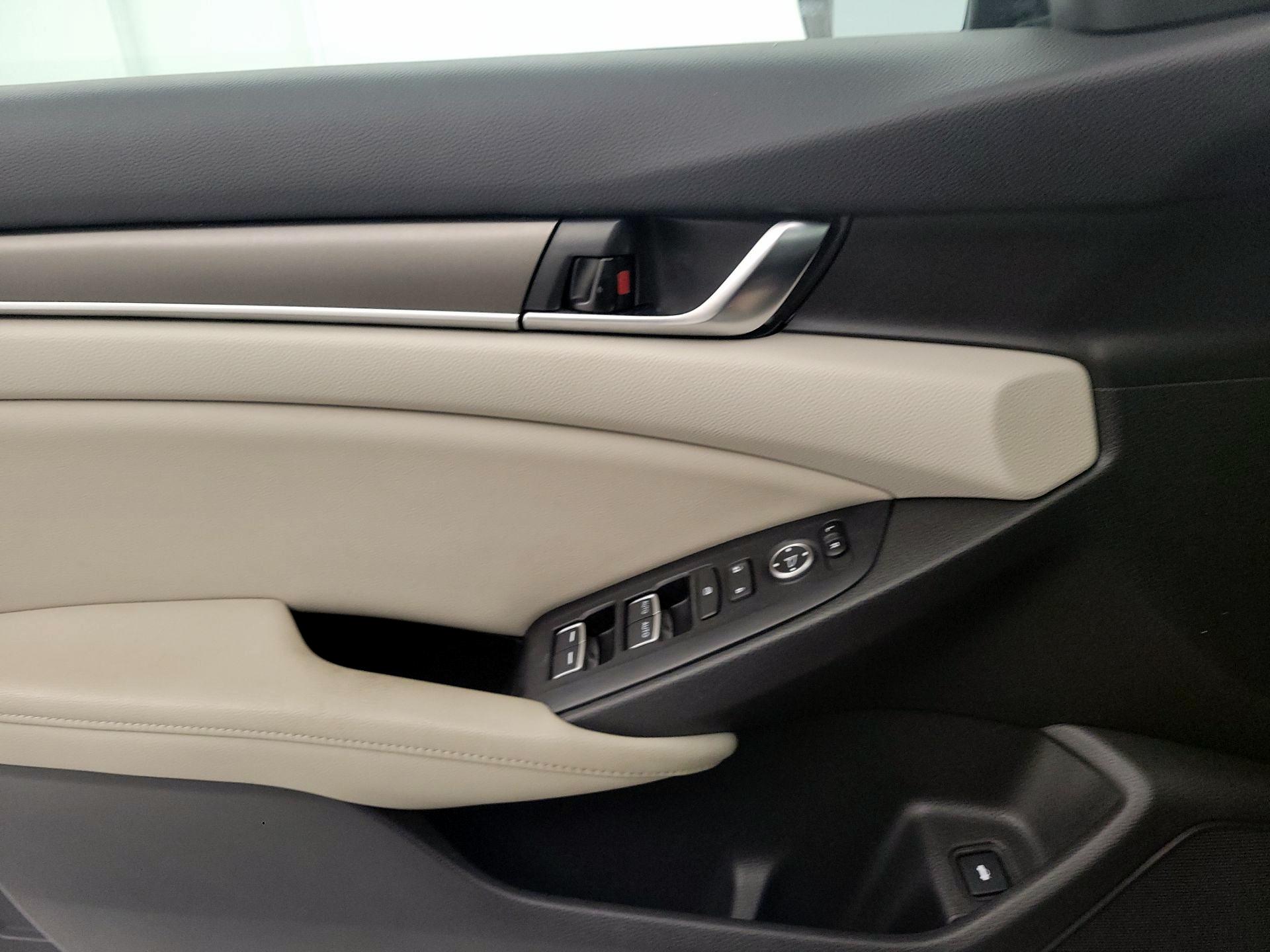 Thumbnail: 2018 Honda Accord - 12