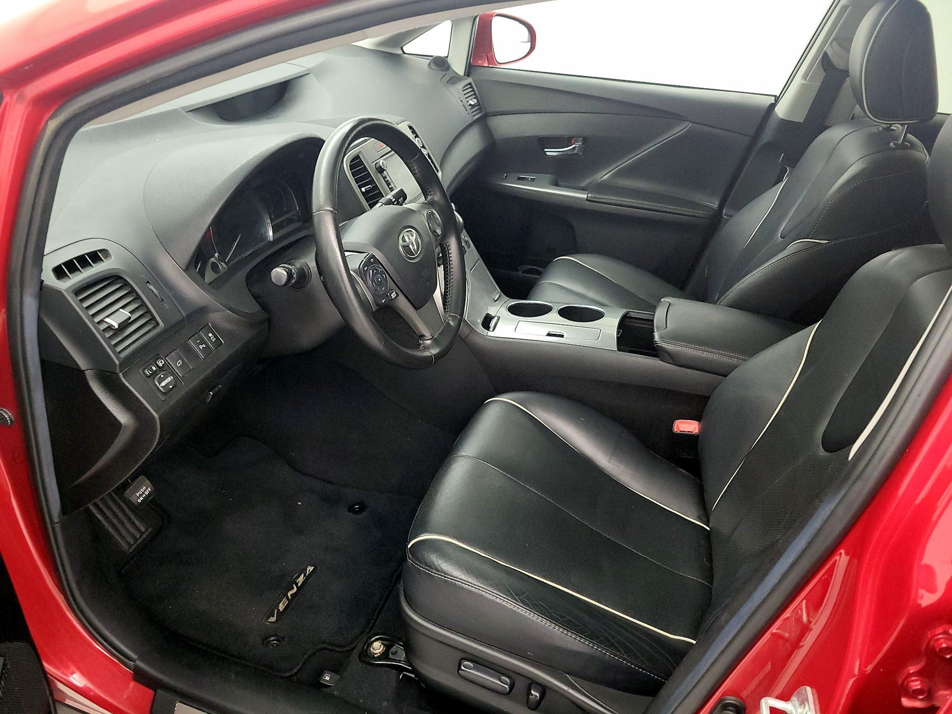 Thumbnail: 2014 Toyota Venza - 11