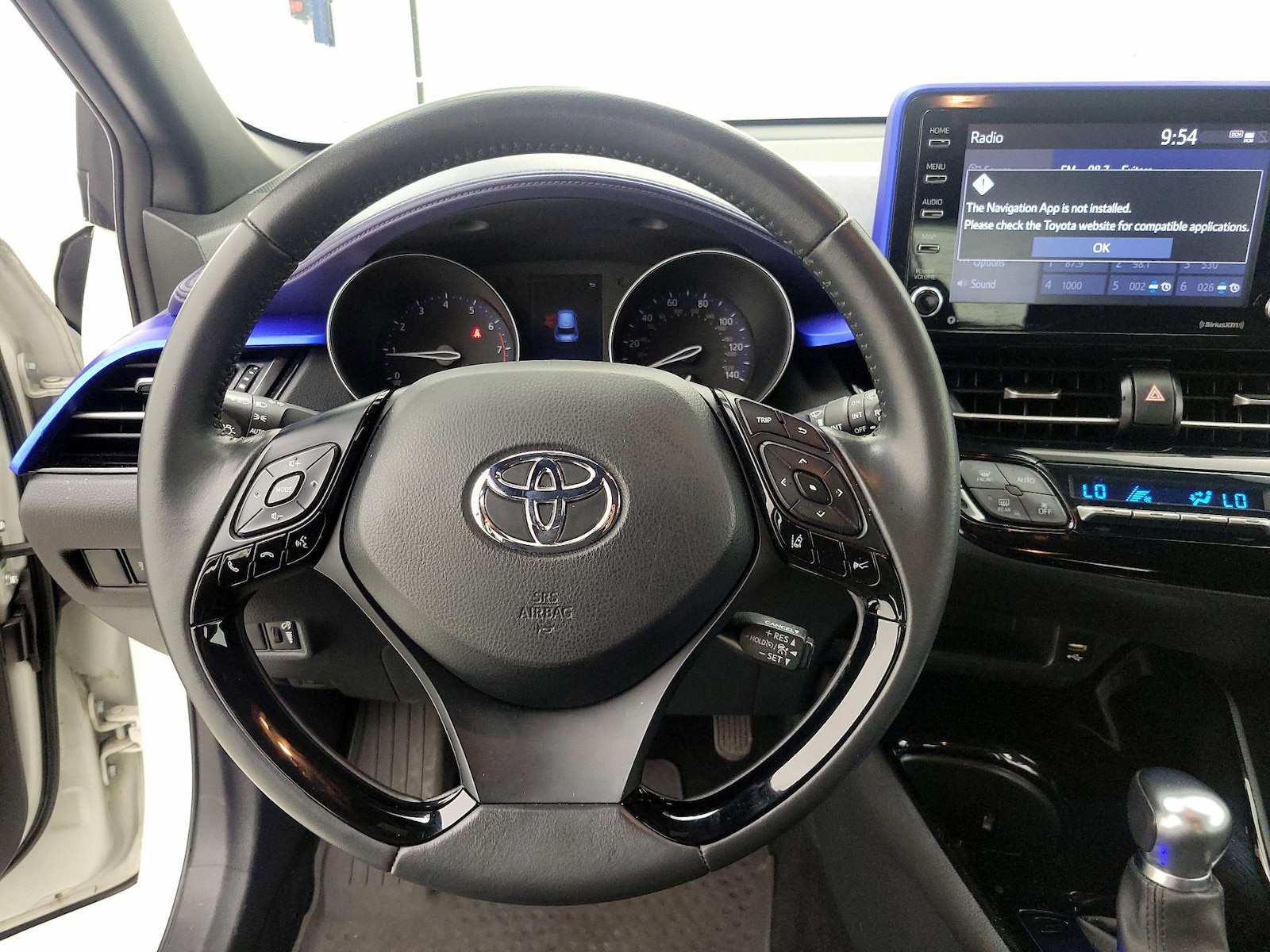 2021 Toyota C-HR XLE - Photo 11