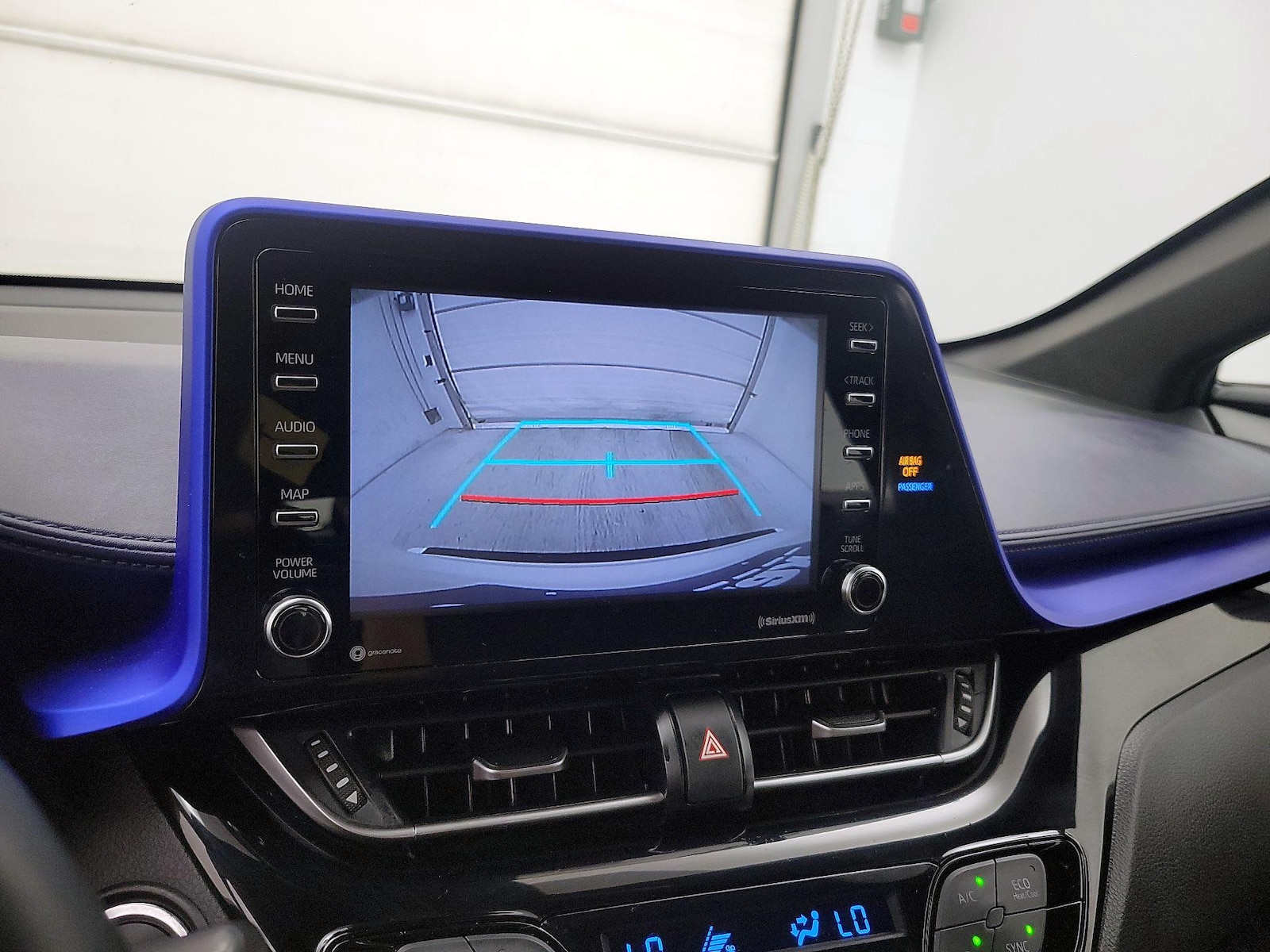 2021 Toyota C-HR XLE - Photo 16