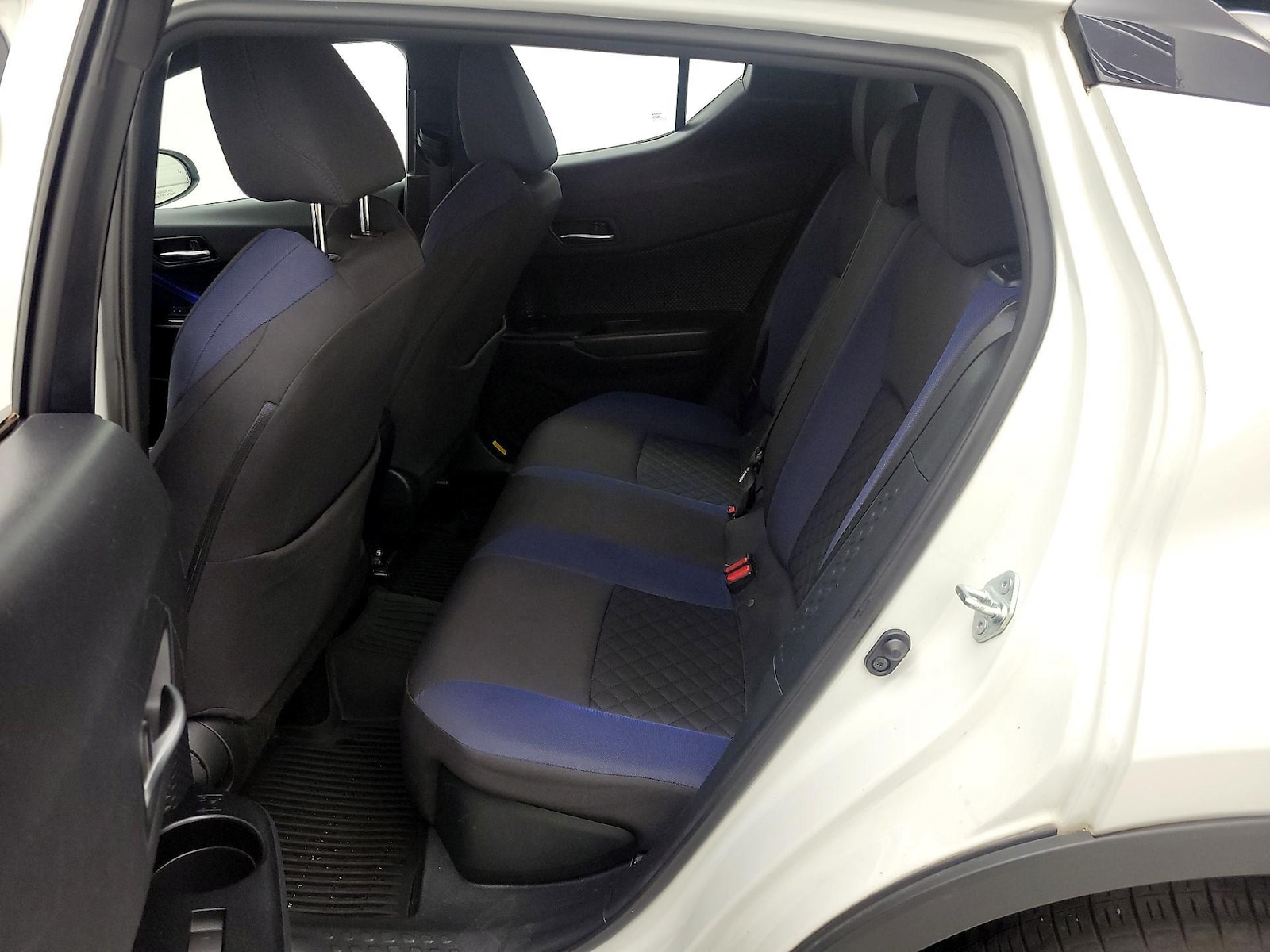 2021 Toyota C-HR XLE - Photo 21