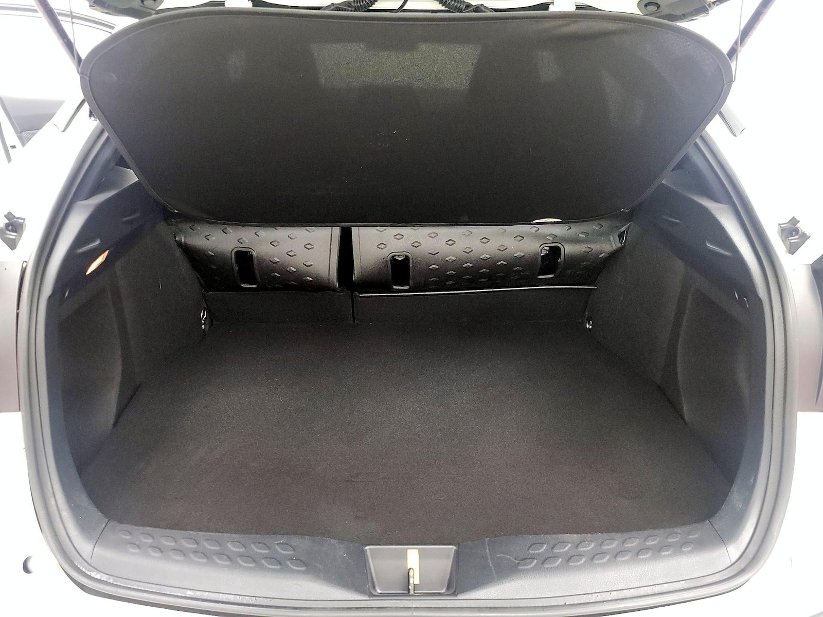 2021 Toyota C-HR XLE - Photo 22