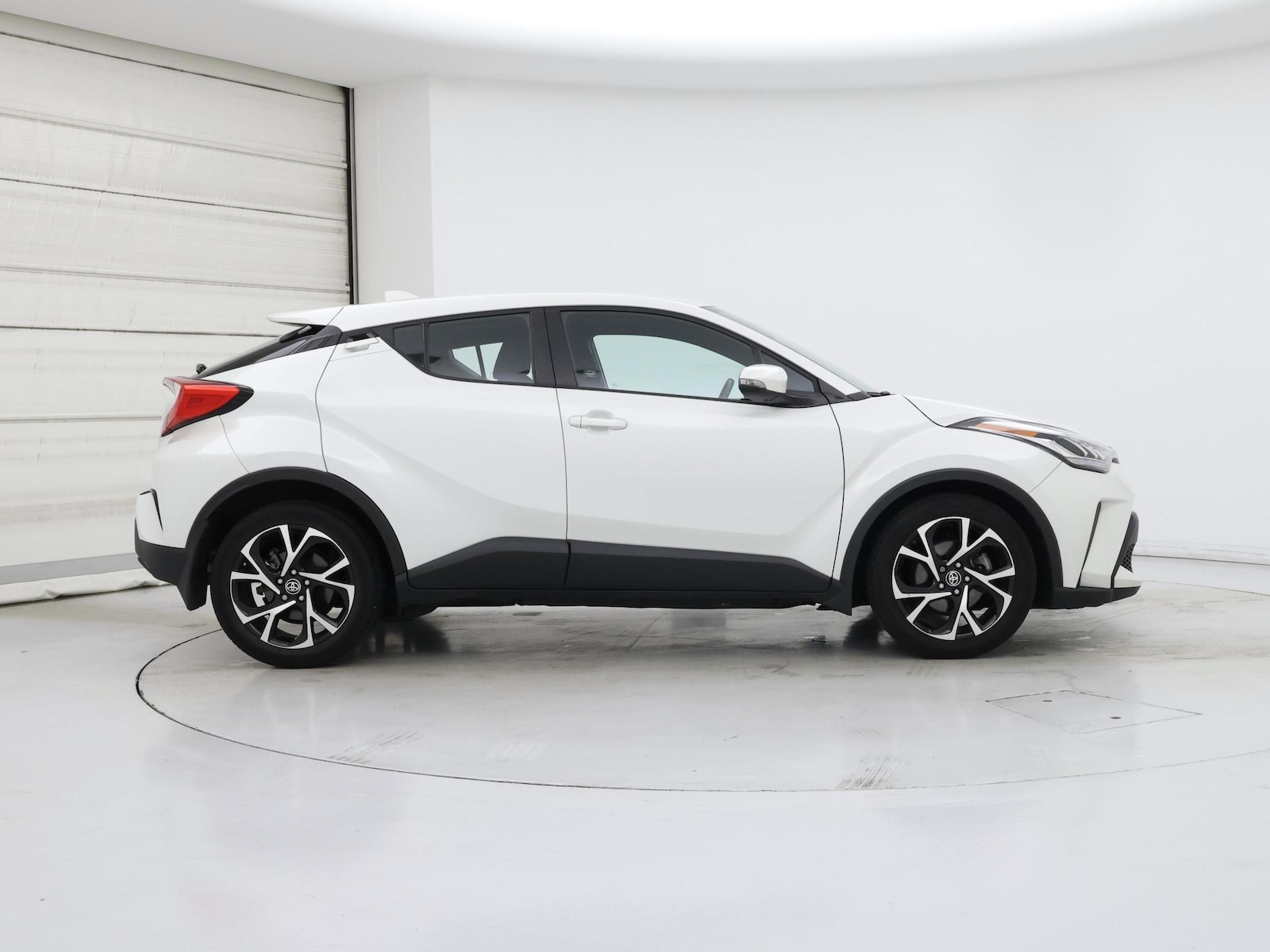 2021 Toyota C-HR XLE - Photo 8