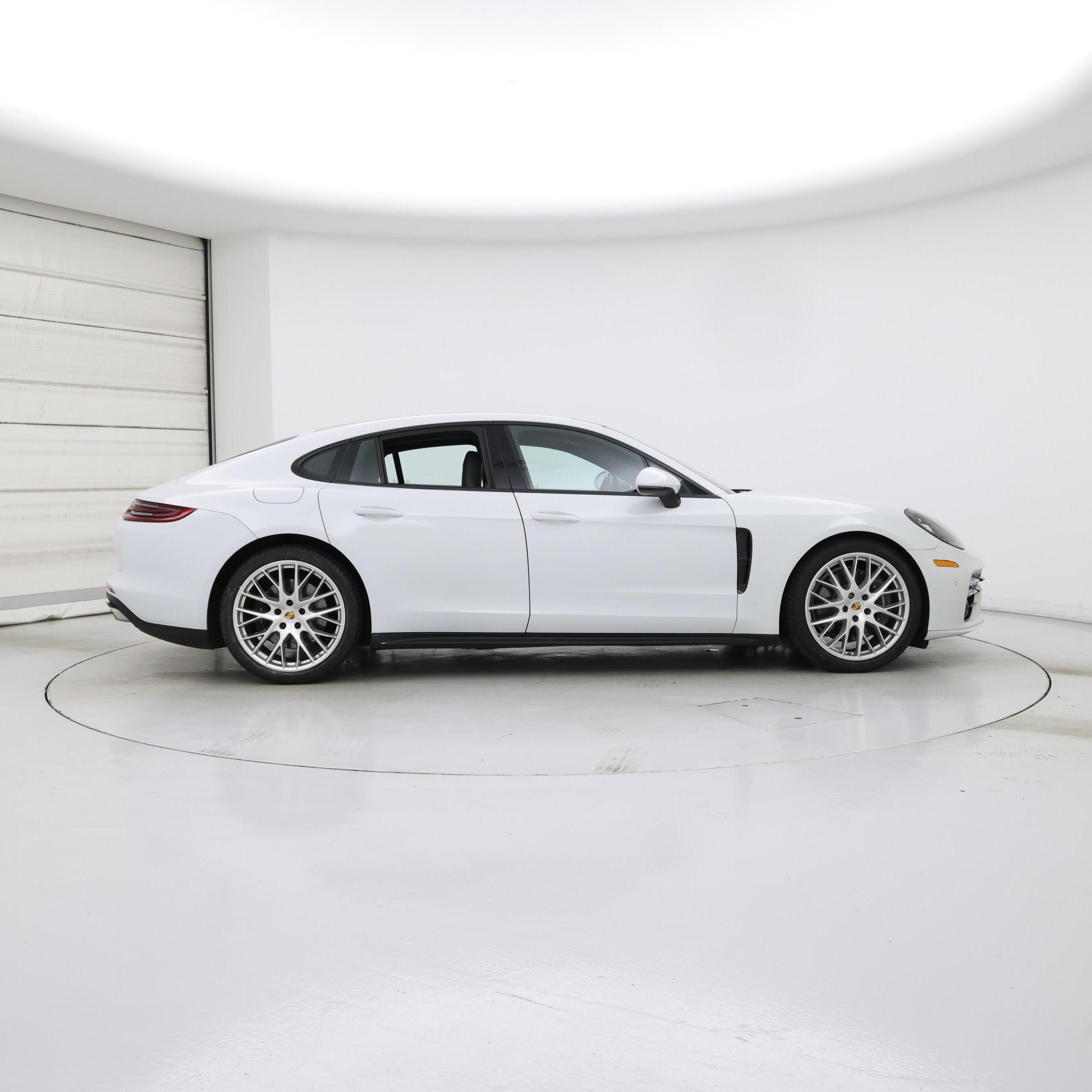 Thumbnail: 2020 Porsche Panamera - 7