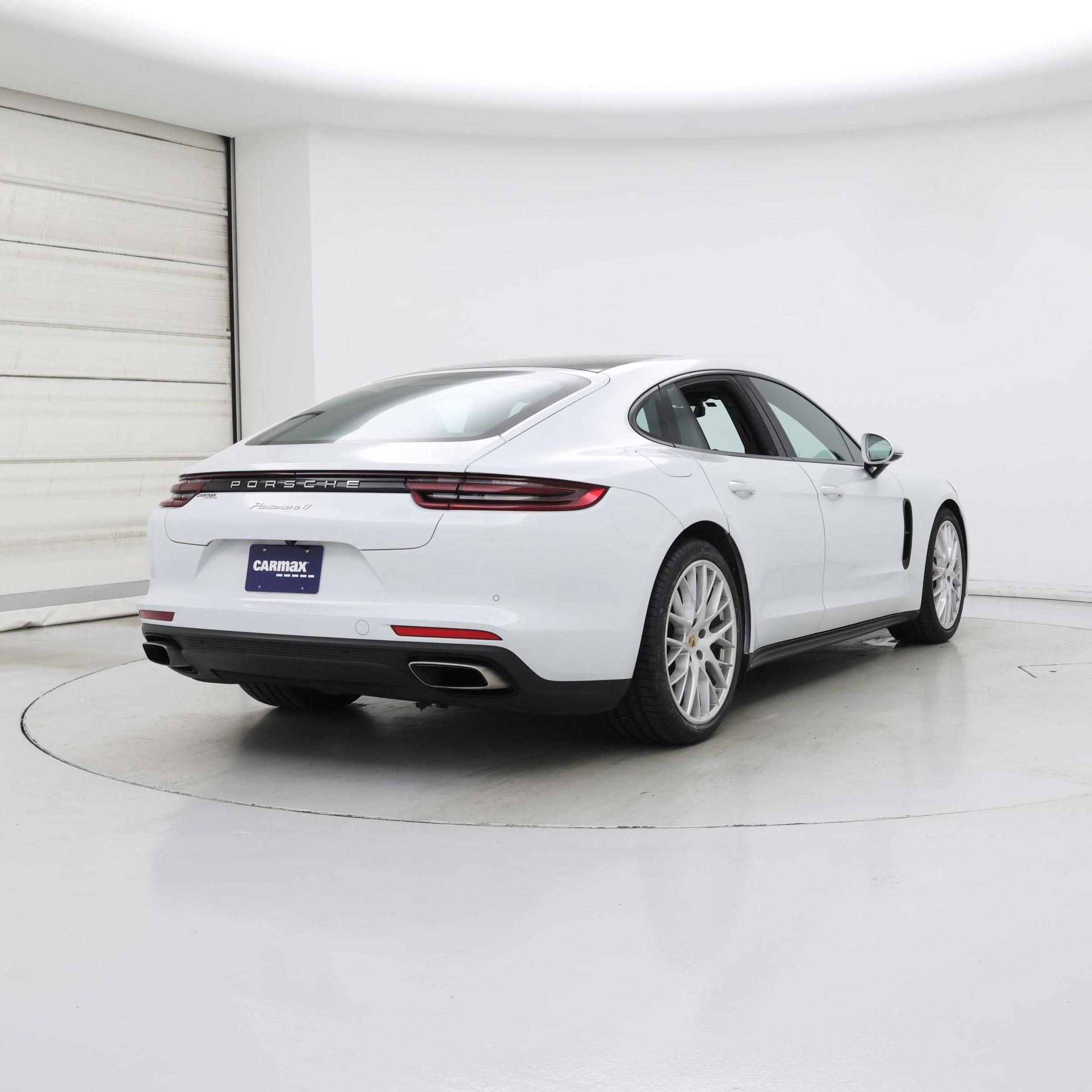 Thumbnail: 2020 Porsche Panamera - 8