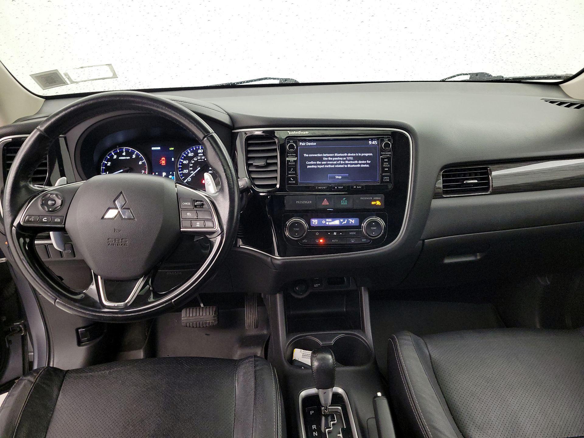 Thumbnail: 2016 Mitsubishi Outlander - 9