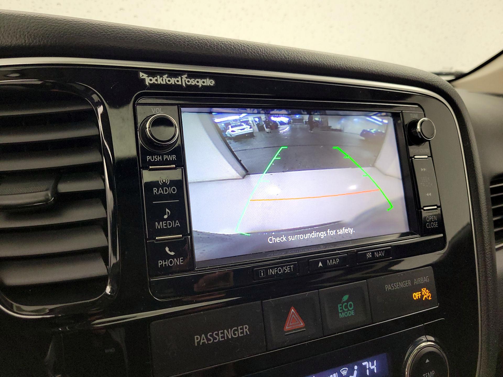 Thumbnail: 2016 Mitsubishi Outlander - 14