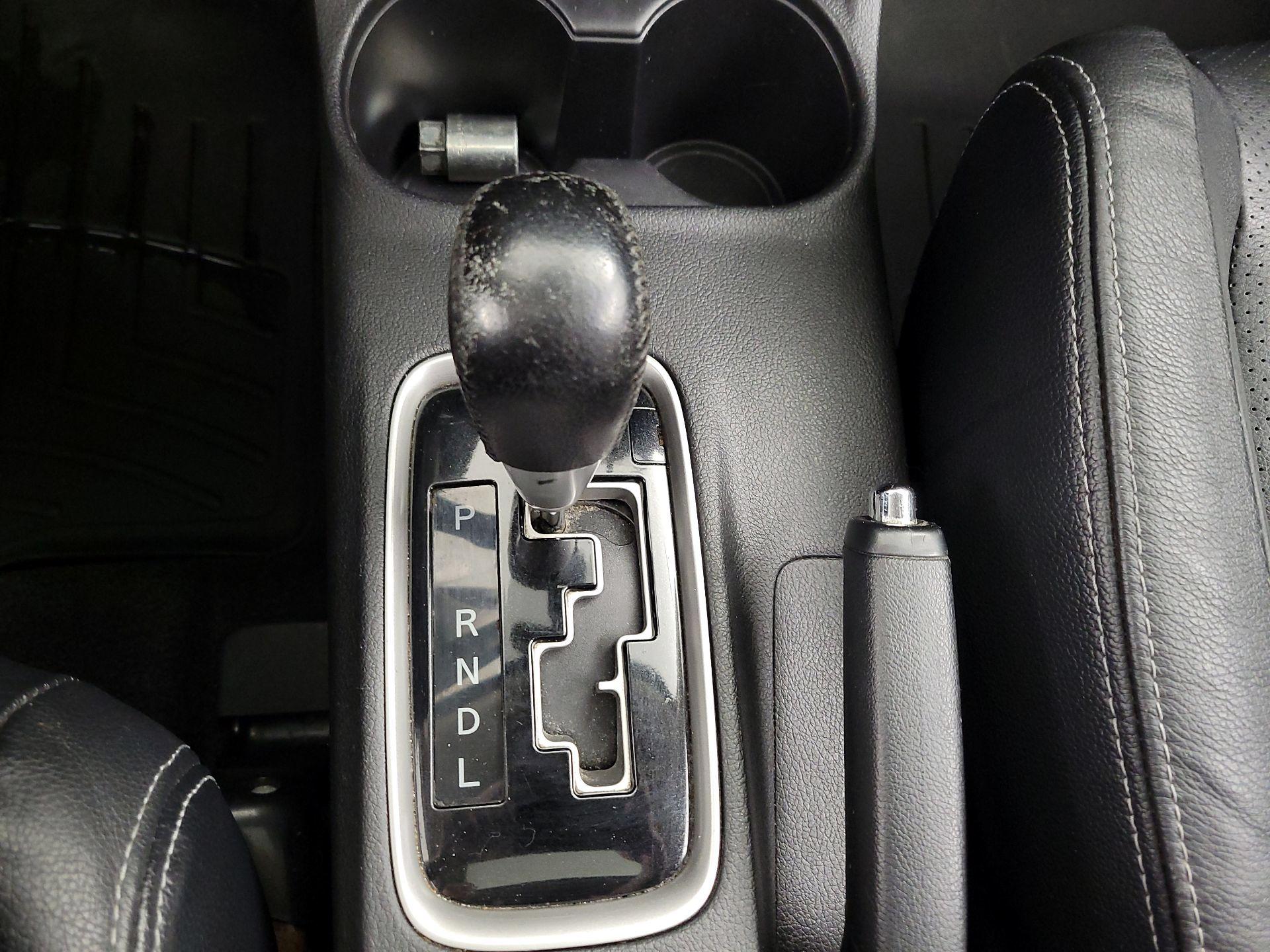 Thumbnail: 2016 Mitsubishi Outlander - 17