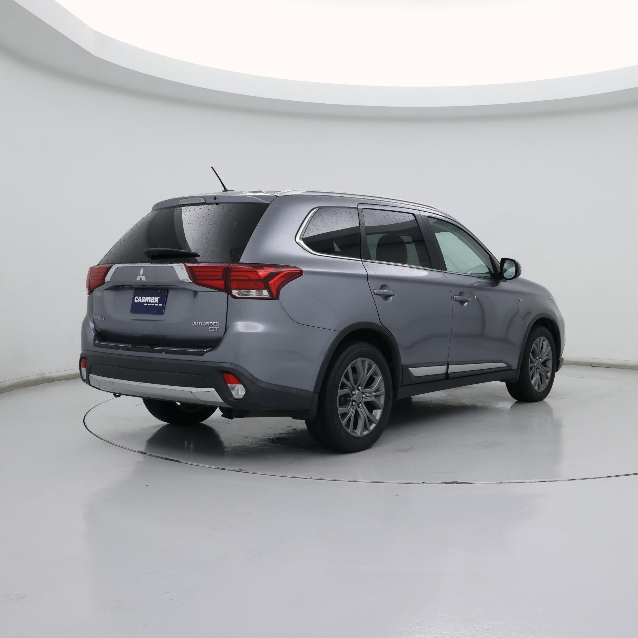 Thumbnail: 2016 Mitsubishi Outlander - 8