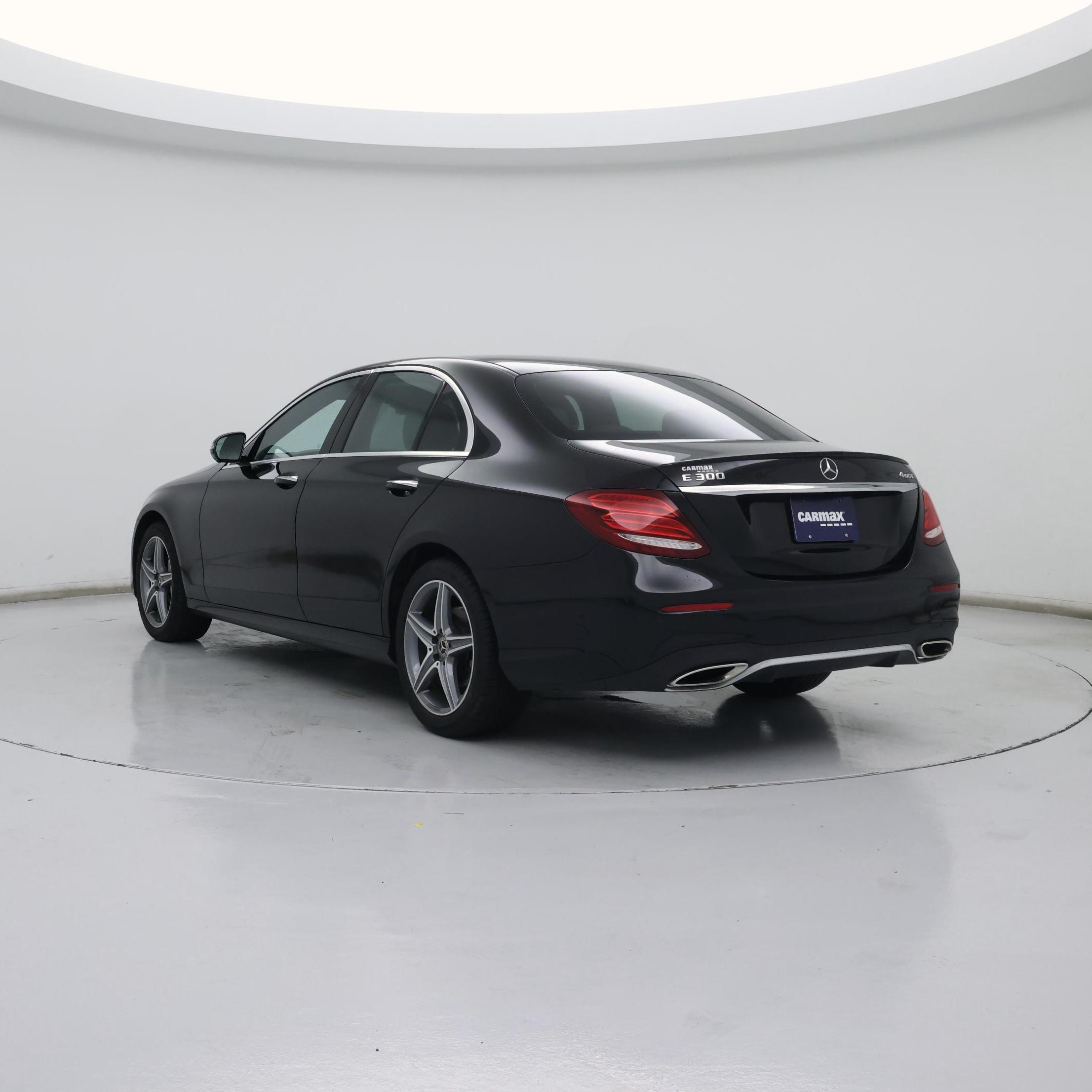 Thumbnail: 2019 Mercedes-Benz E-Class - 2