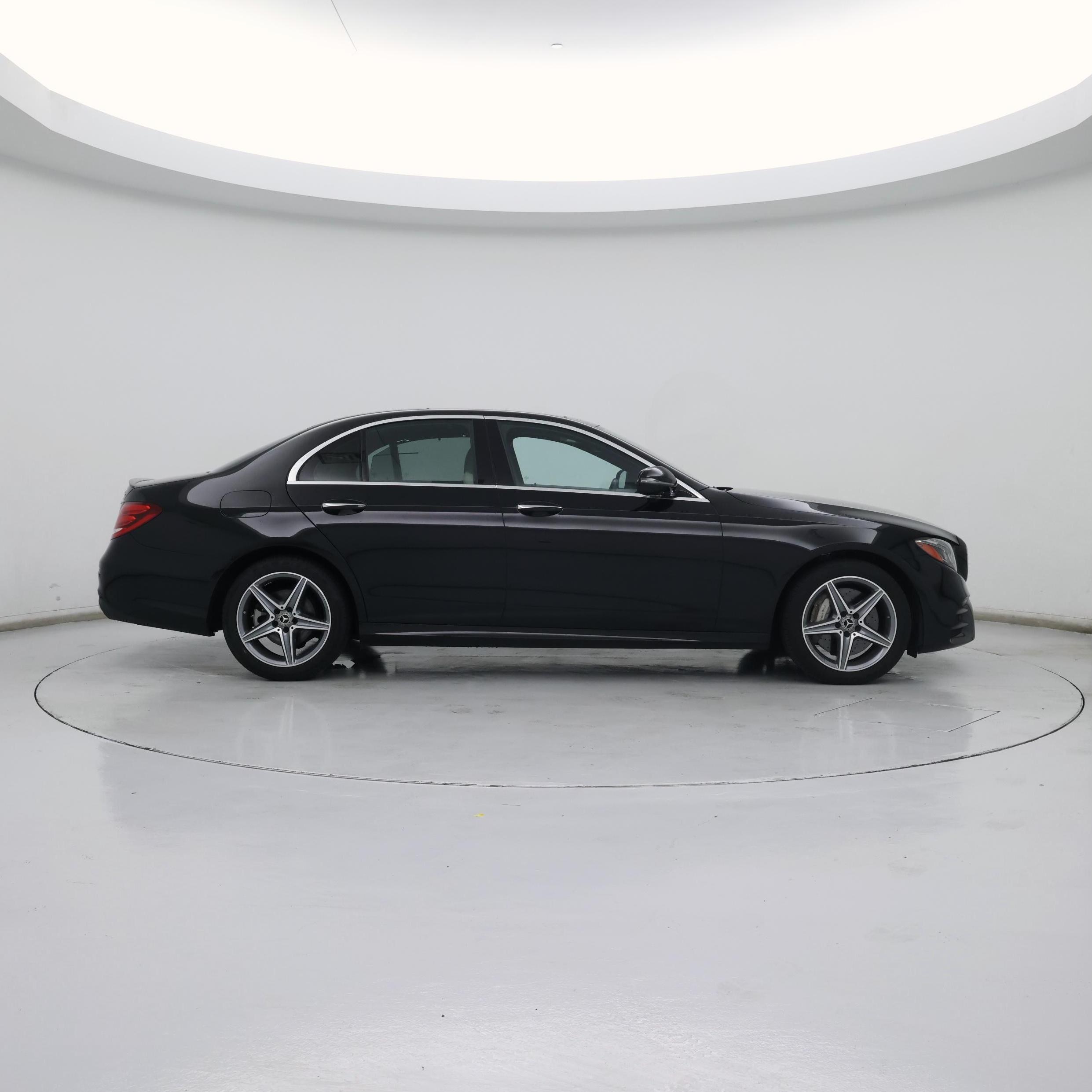 Thumbnail: 2019 Mercedes-Benz E-Class - 7