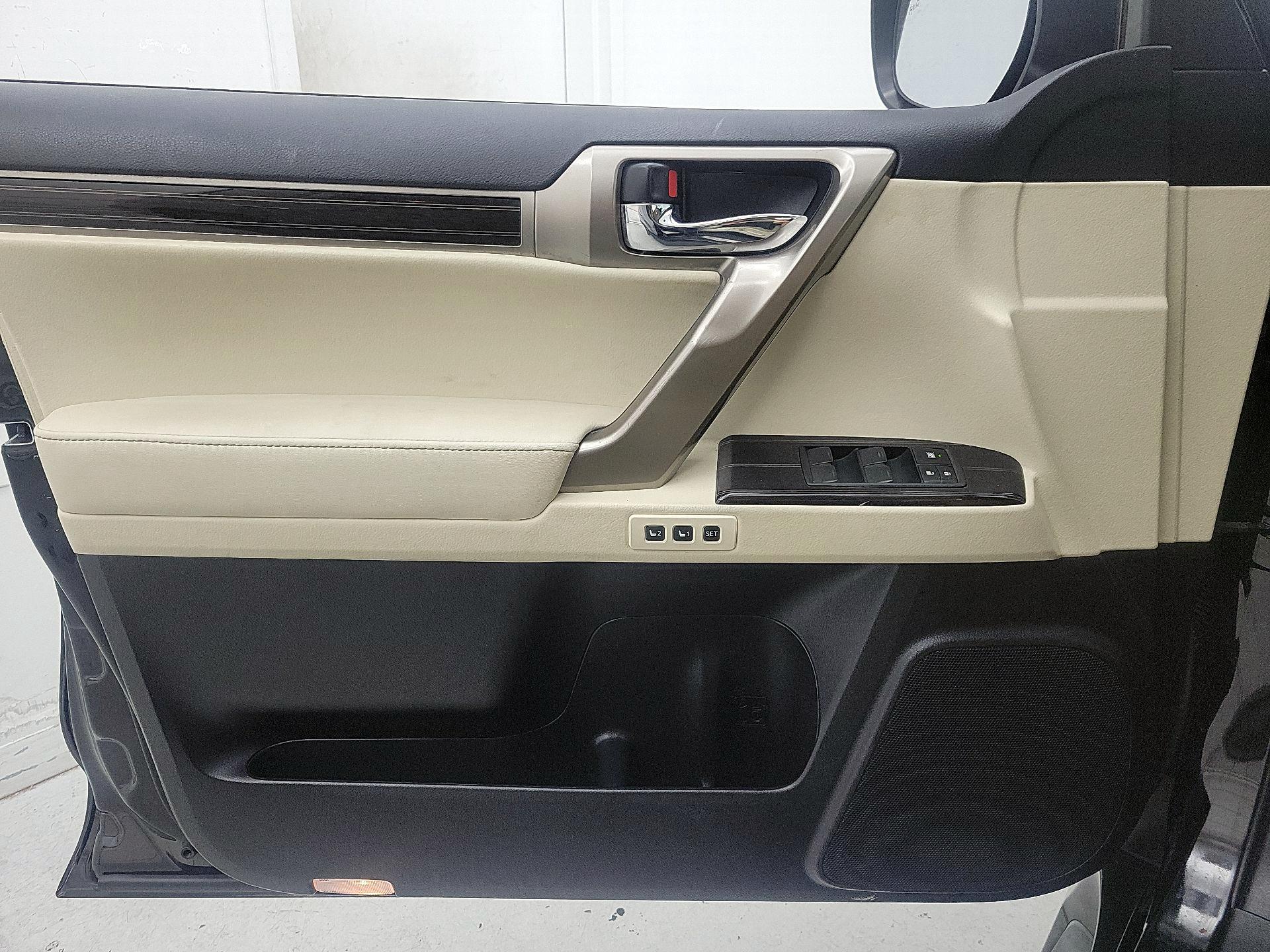 Thumbnail: 2020 Lexus GX - 12