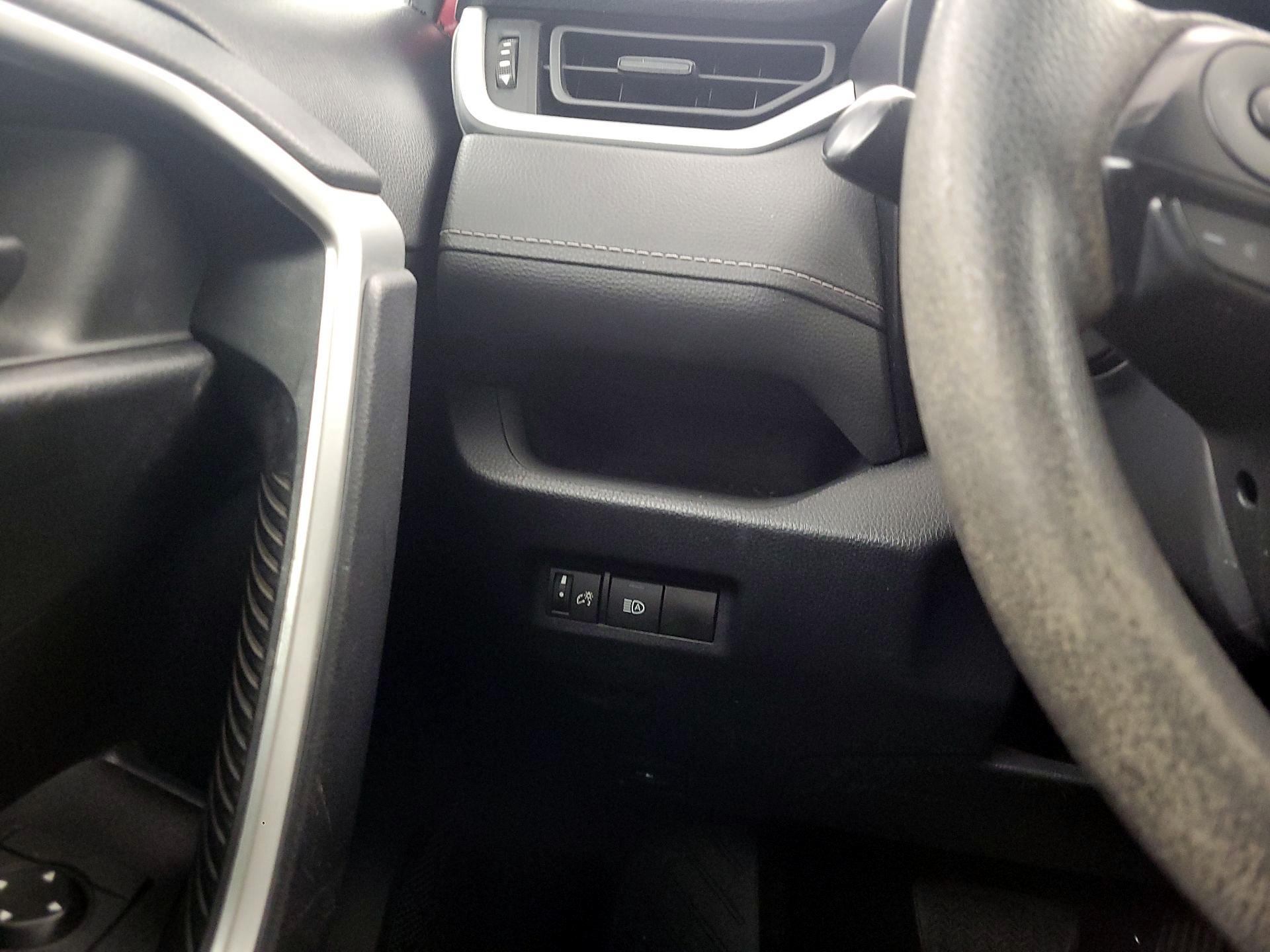Thumbnail: 2019 Toyota RAV4 - 13