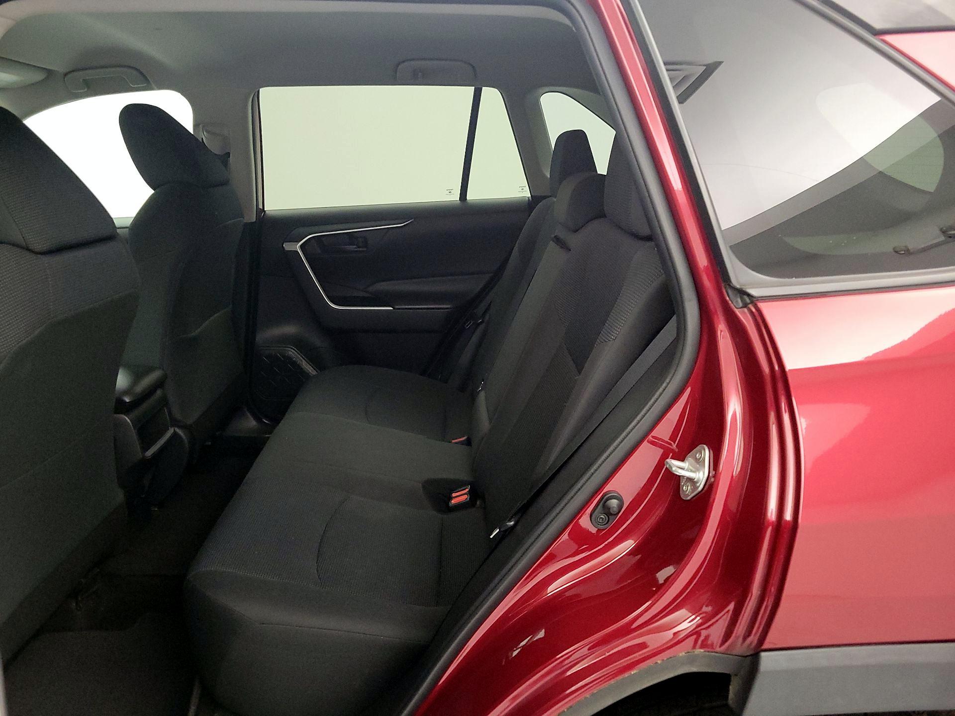 Thumbnail: 2019 Toyota RAV4 - 19