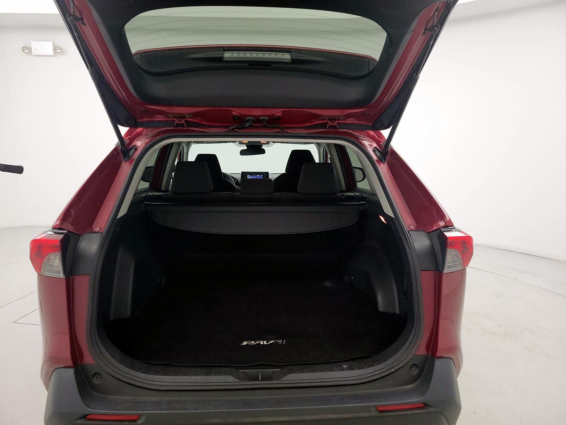 Thumbnail: 2019 Toyota RAV4 - 20